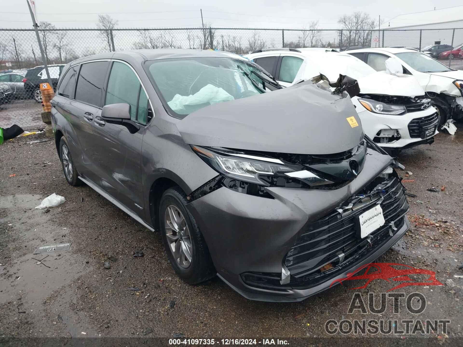 TOYOTA SIENNA 2021 - 5TDKRKEC1MS045030