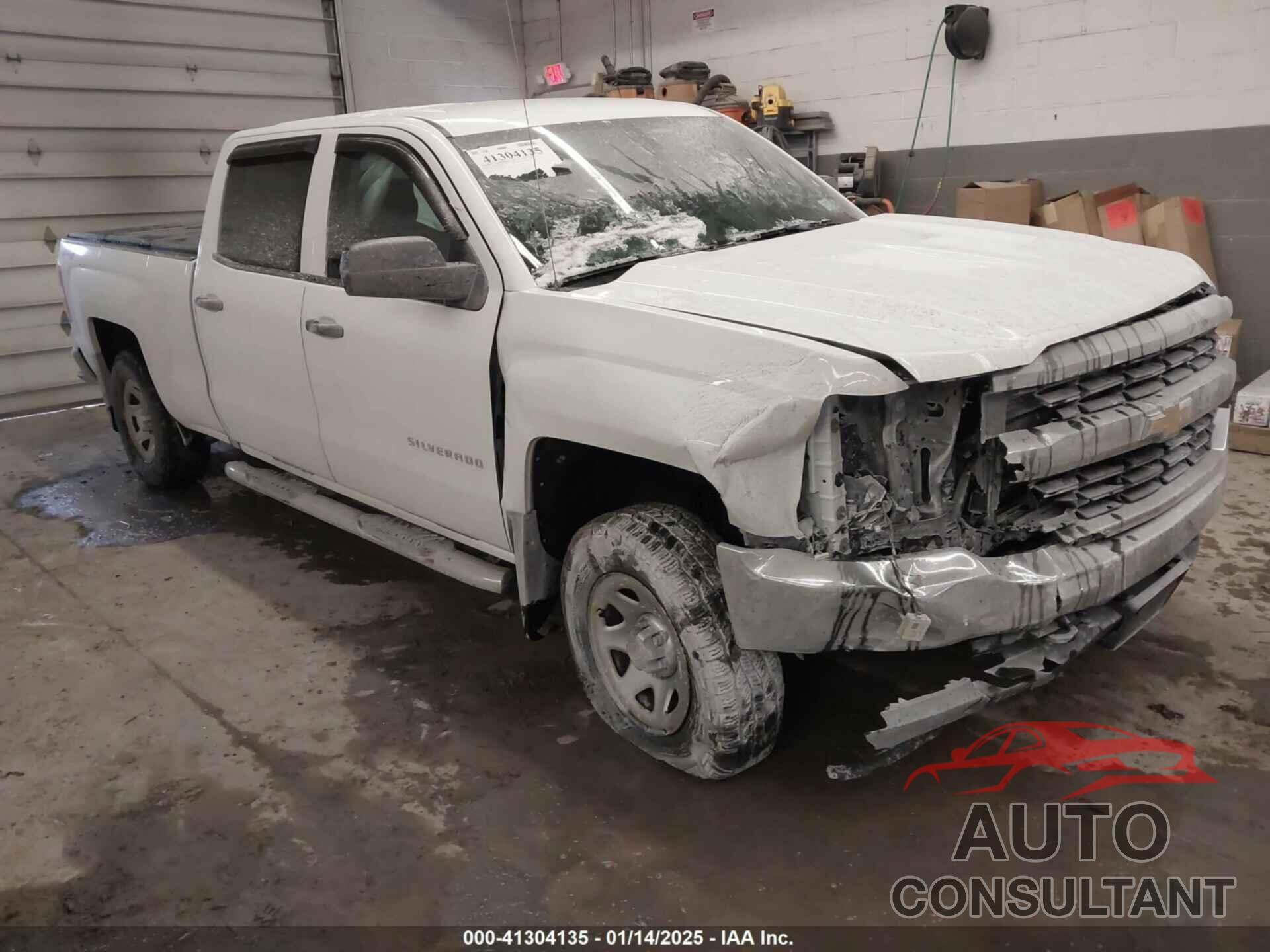 CHEVROLET SILVERADO 1500 2018 - 1GCUKNECXJF220045