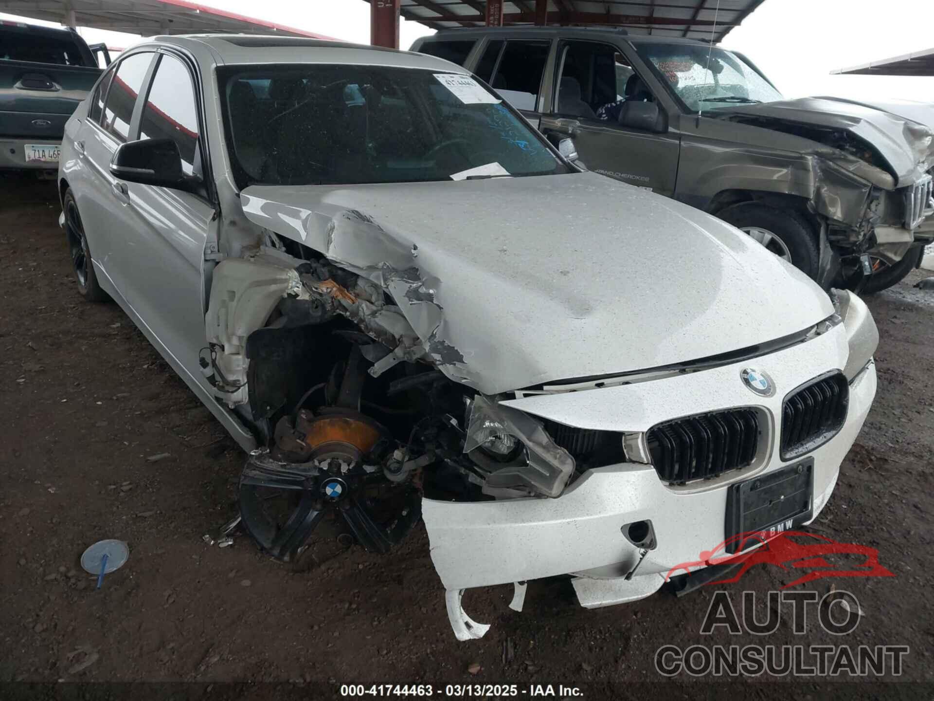 BMW 328I 2013 - WBA3A5G56DNP21292