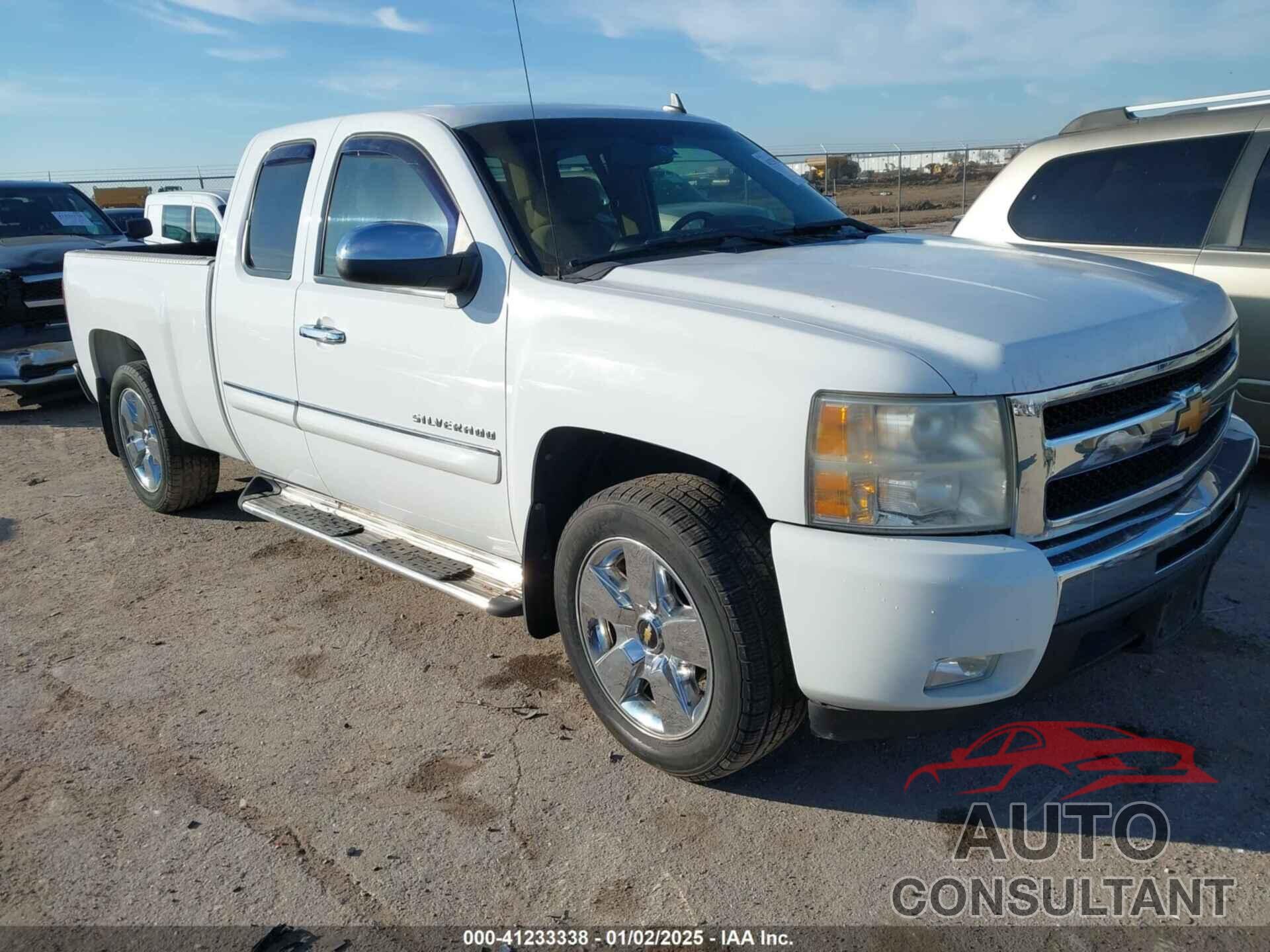 CHEVROLET SILVERADO 1500 2011 - 1GCRCSE09BZ245560