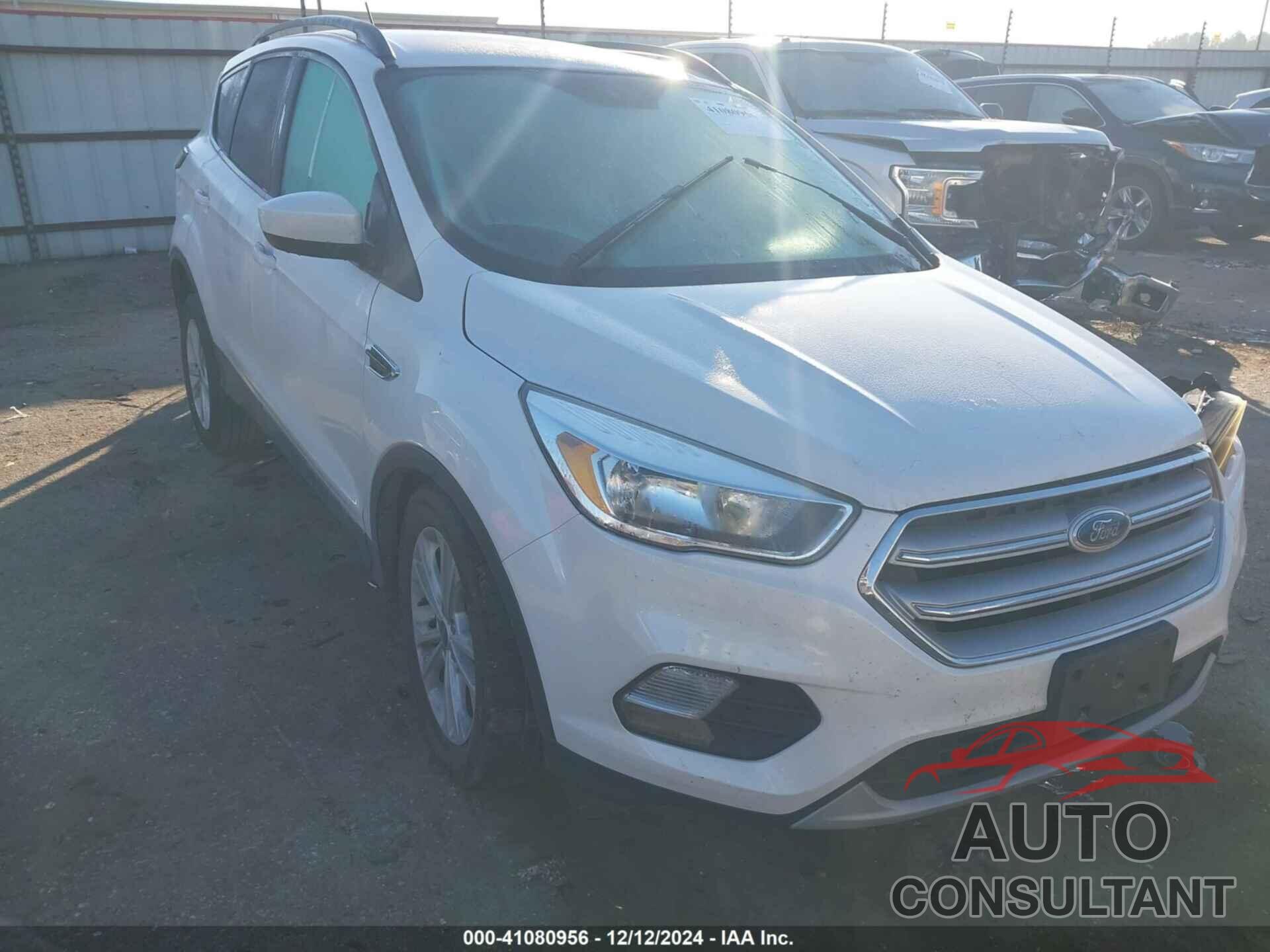 FORD ESCAPE 2018 - 1FMCU0GD5JUA54457