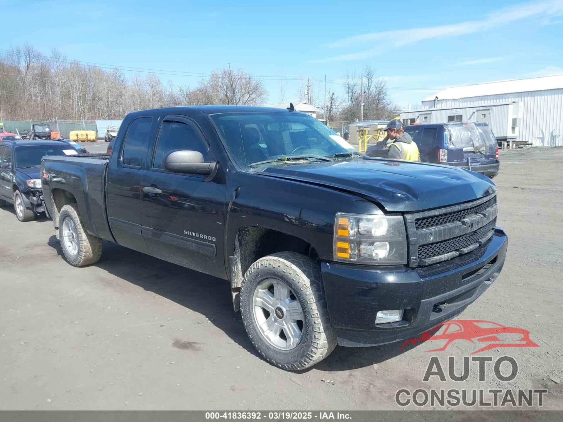 CHEVROLET SILVERADO 1500 2011 - 1GCRKSE39BZ364156