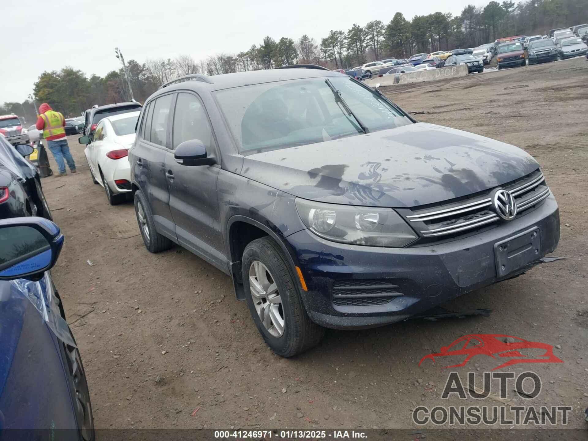 VOLKSWAGEN TIGUAN 2015 - WVGBV7AX5FW579650