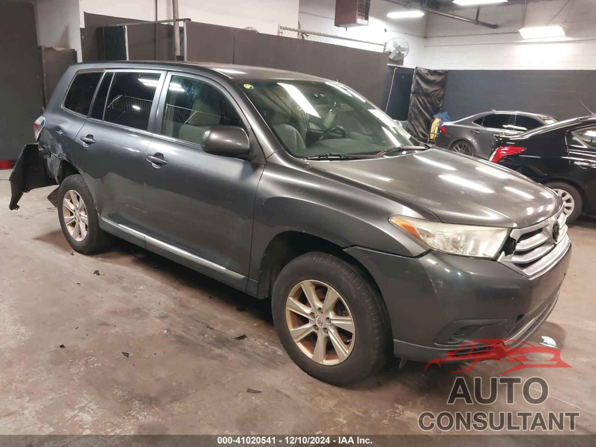 TOYOTA HIGHLANDER 2011 - 5TDBK3EH8BS075015