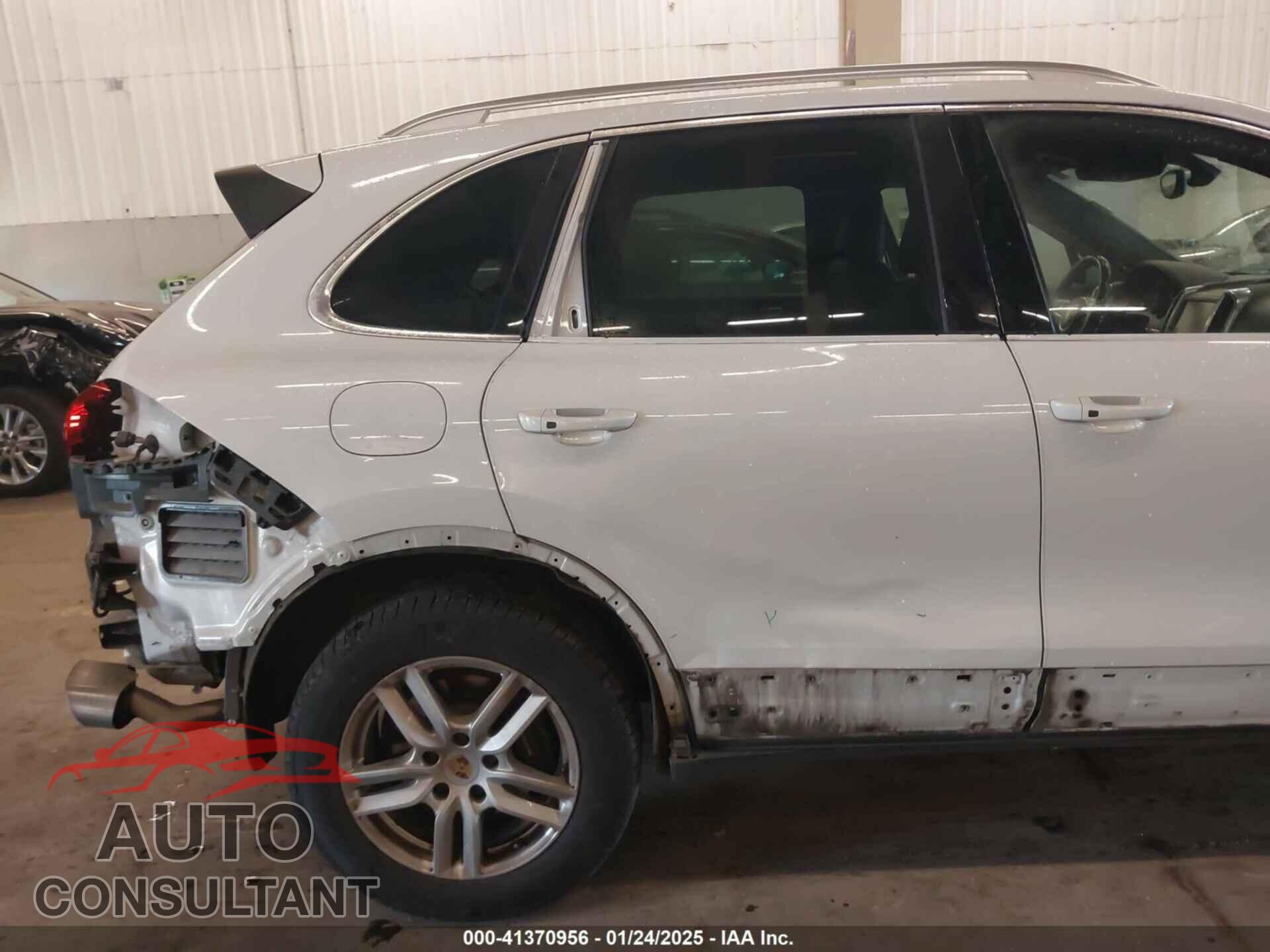 PORSCHE CAYENNE 2016 - WP1AA2A26GLA10357