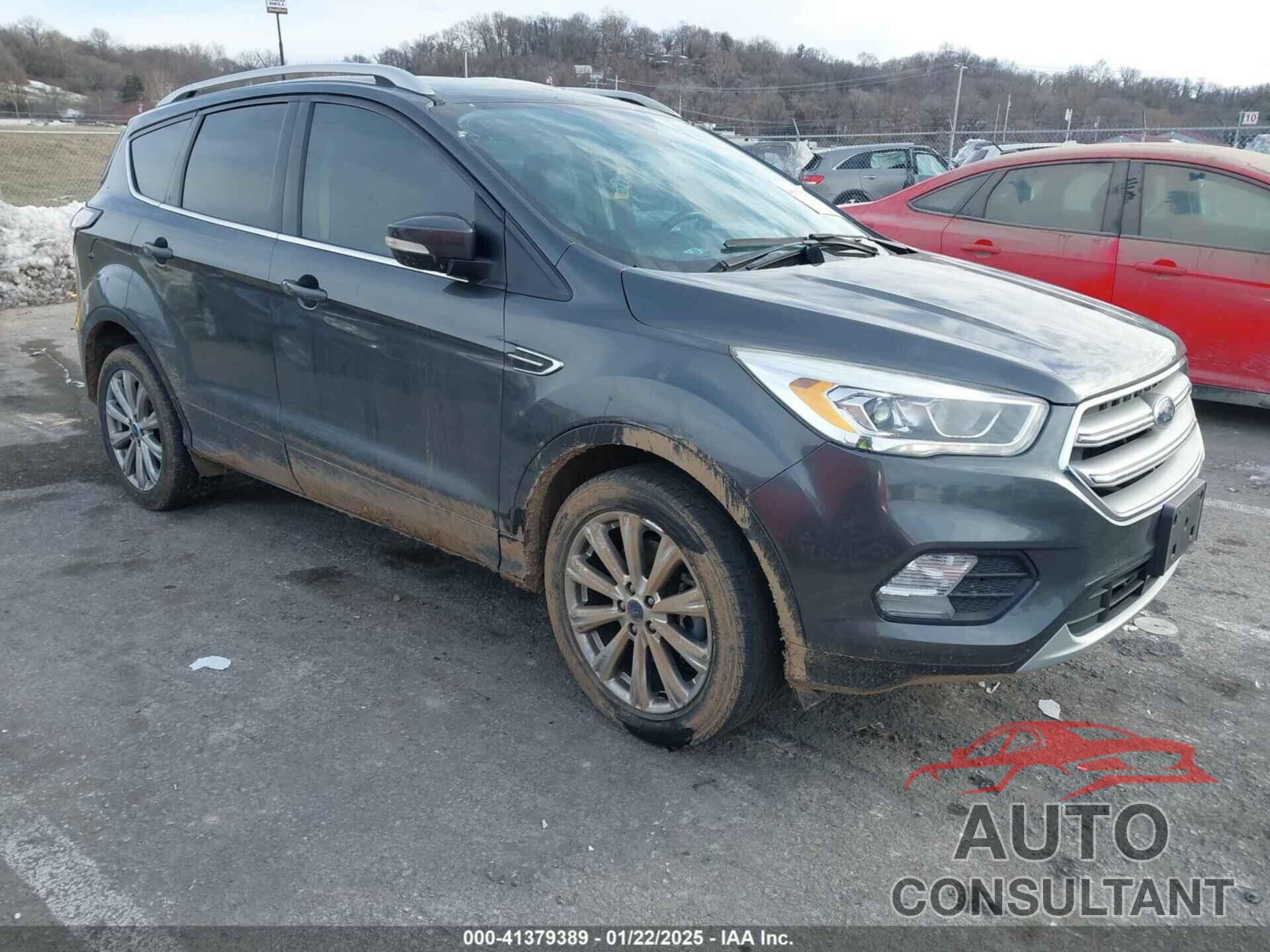 FORD ESCAPE 2017 - 1FMCU0J92HUF07528