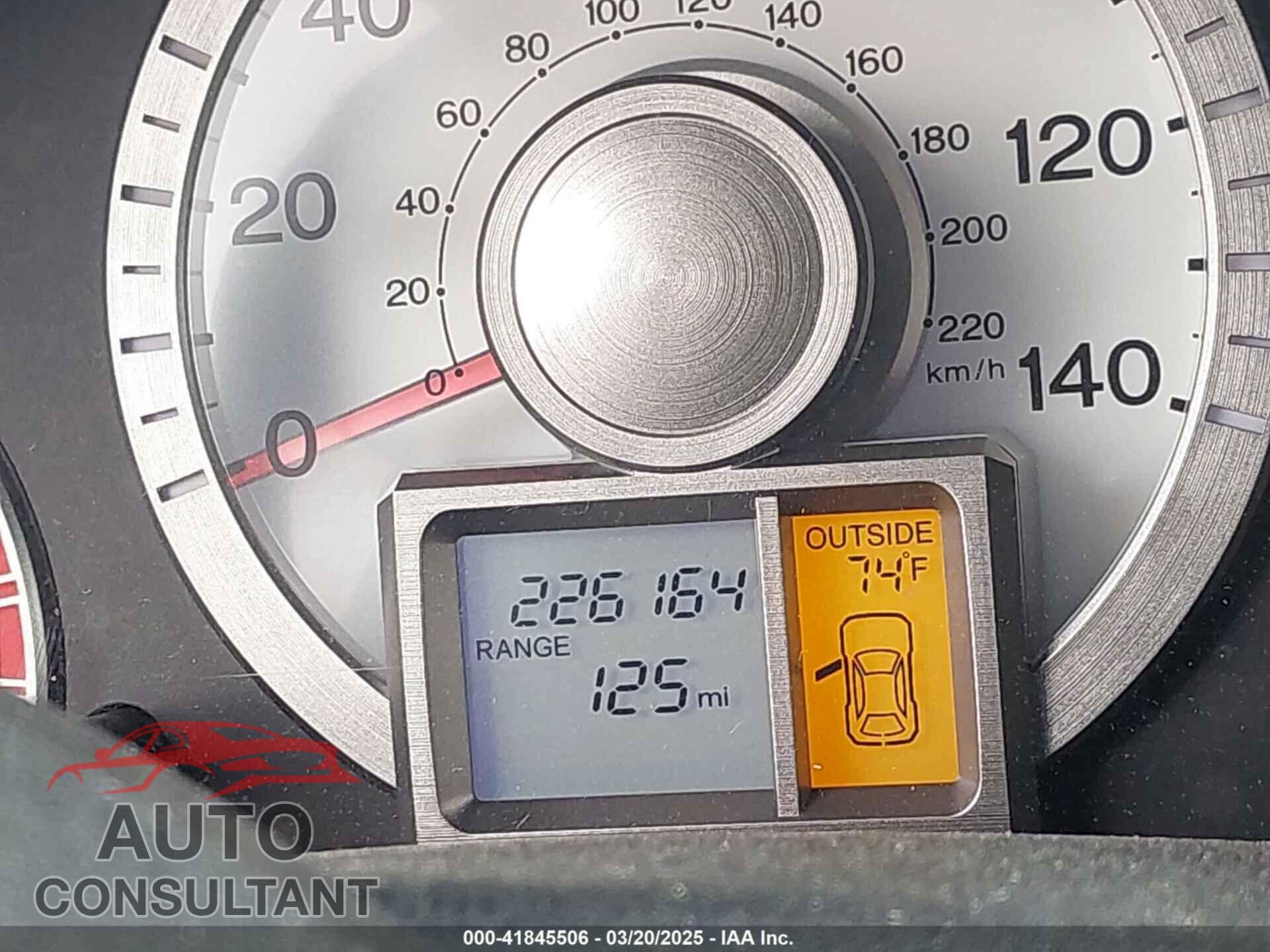 HONDA PILOT 2011 - 5FNYF3H64BB005752
