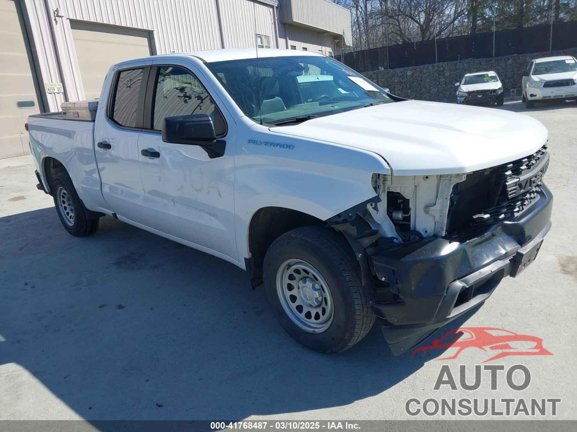 CHEVROLET SILVERADO 1500 2020 - 1GCRWAEFXLZ211182