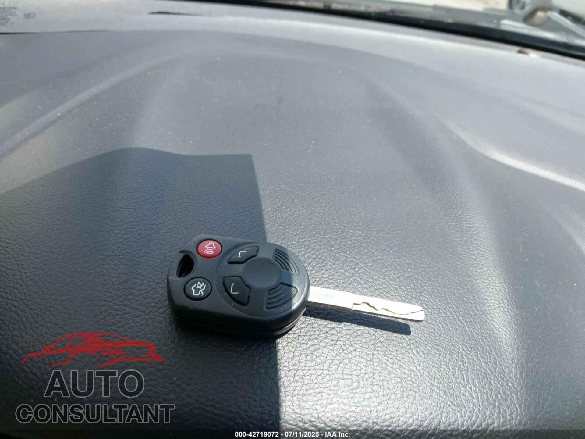 FORD FOCUS 2014 - 1FADP3E28EL181062