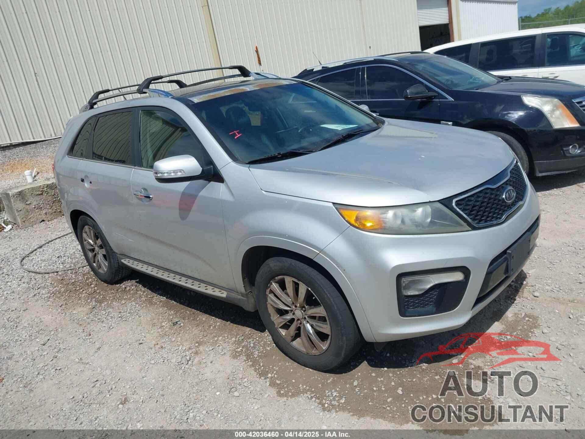 KIA SORENTO 2012 - 5XYKW4A28CG302830