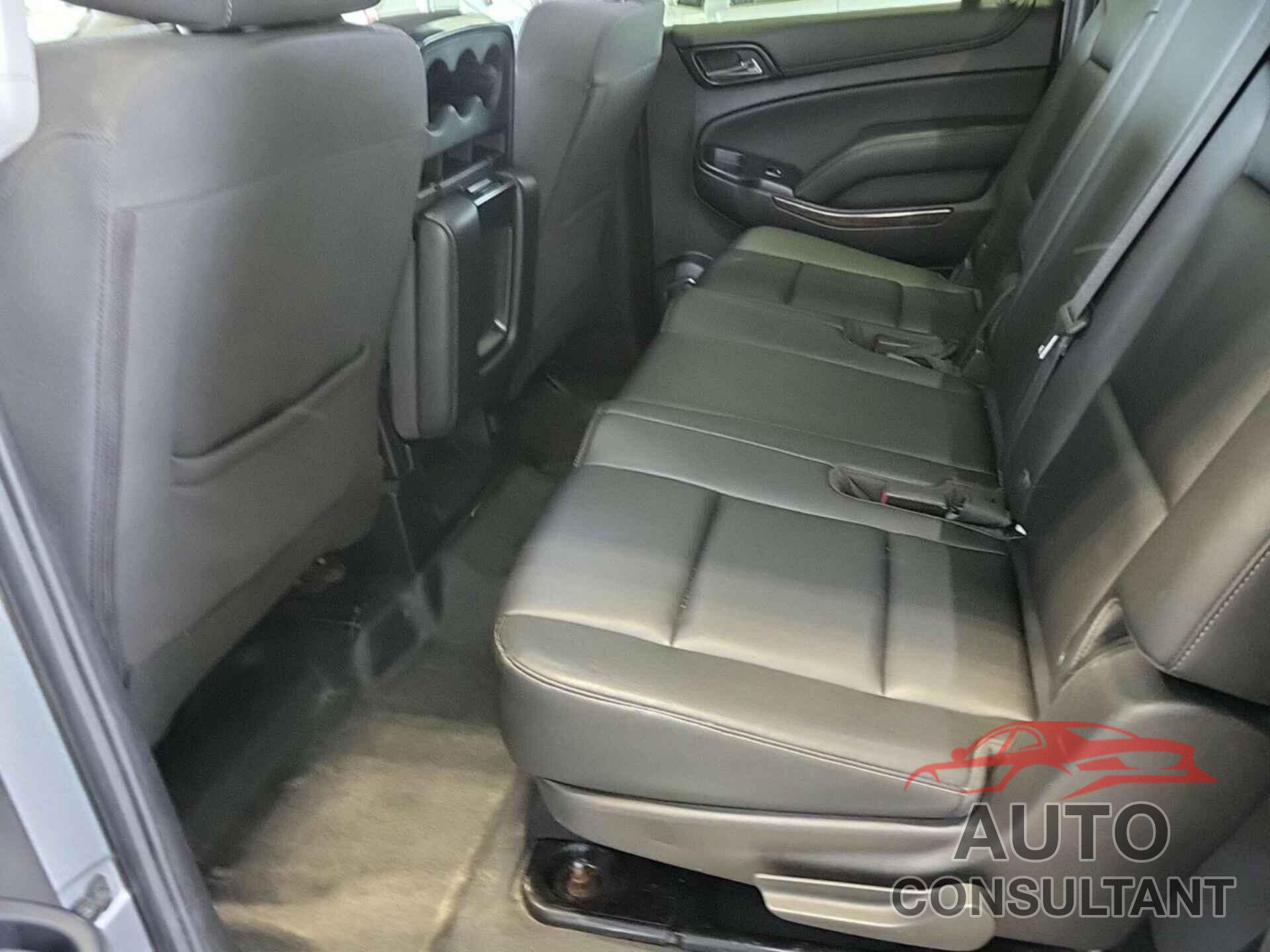 CHEVROLET SUBURBAN 2018 - 1GNSKKEC2JR217684