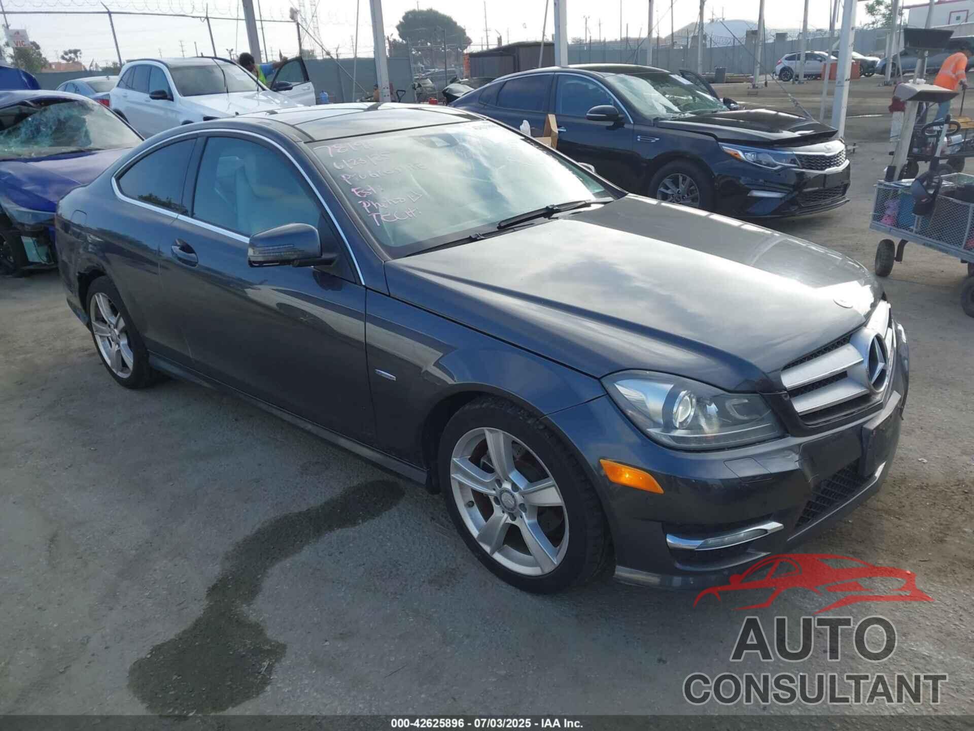 MERCEDES-BENZ C 250 2012 - WDDGJ4HB5CF930427