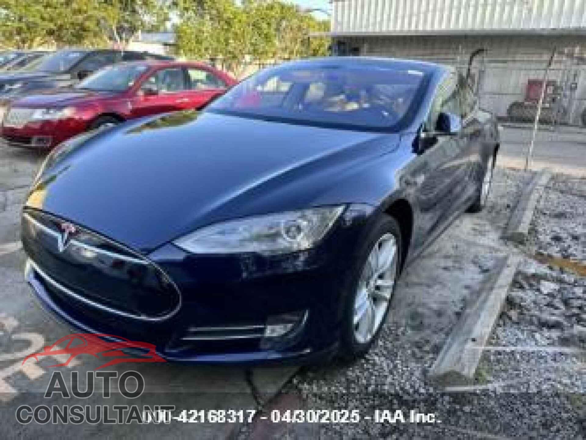 TESLA MODEL S 2013 - 5YJSA1DN8DFP17027