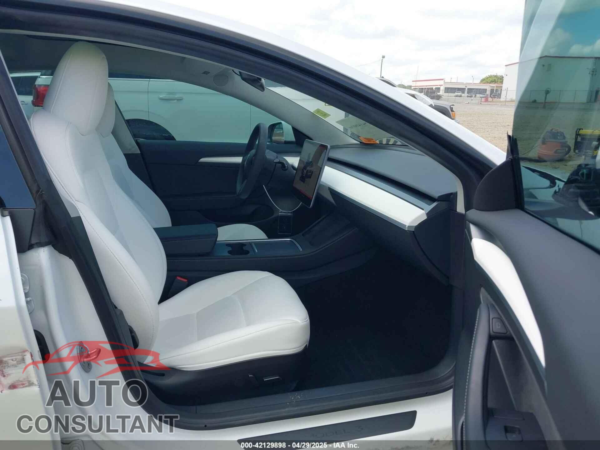 TESLA MODEL 3 2023 - 5YJ3E1EA8PF690033