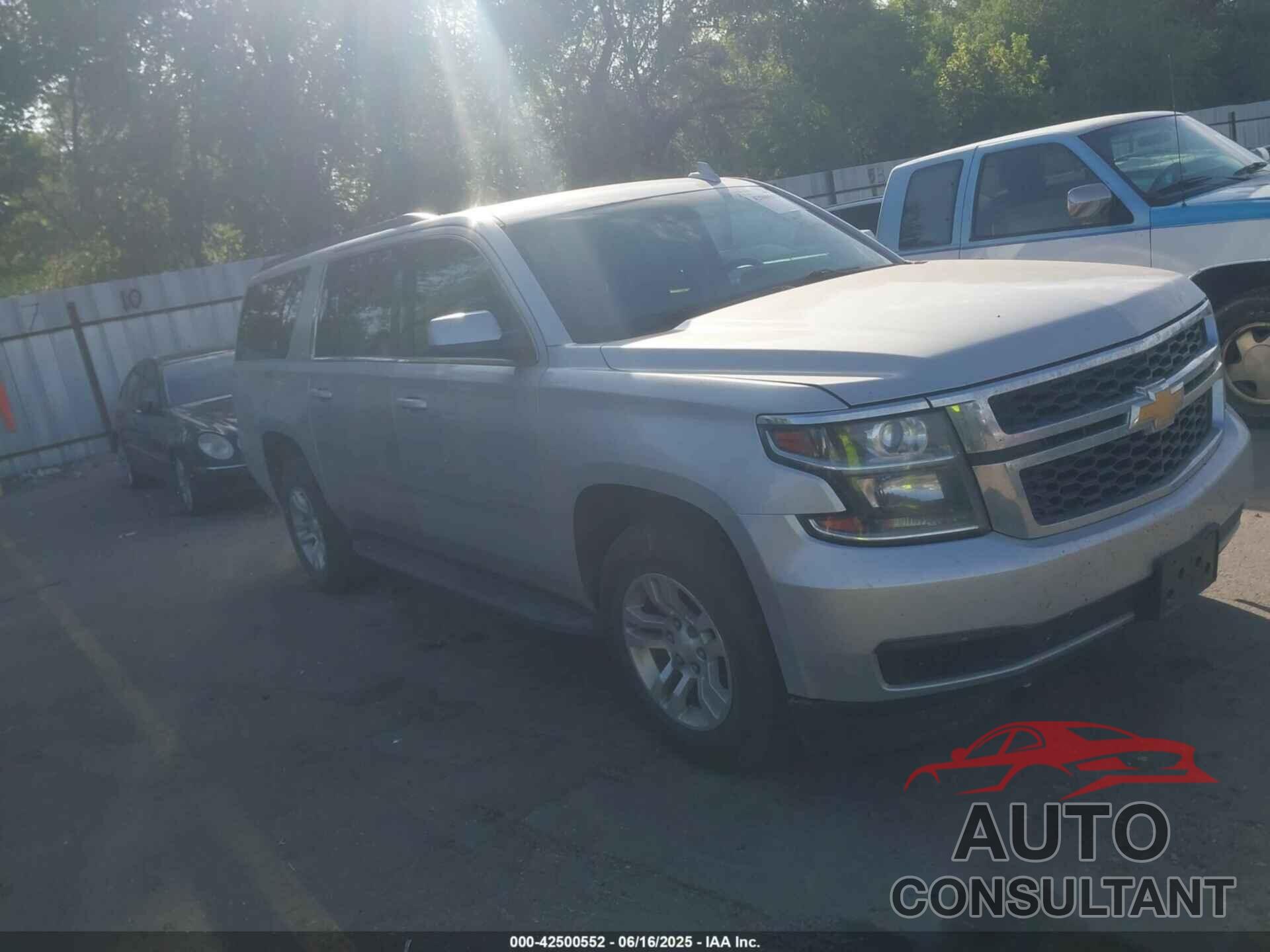 CHEVROLET SUBURBAN 2016 - 1GNSKHKC5GR281539