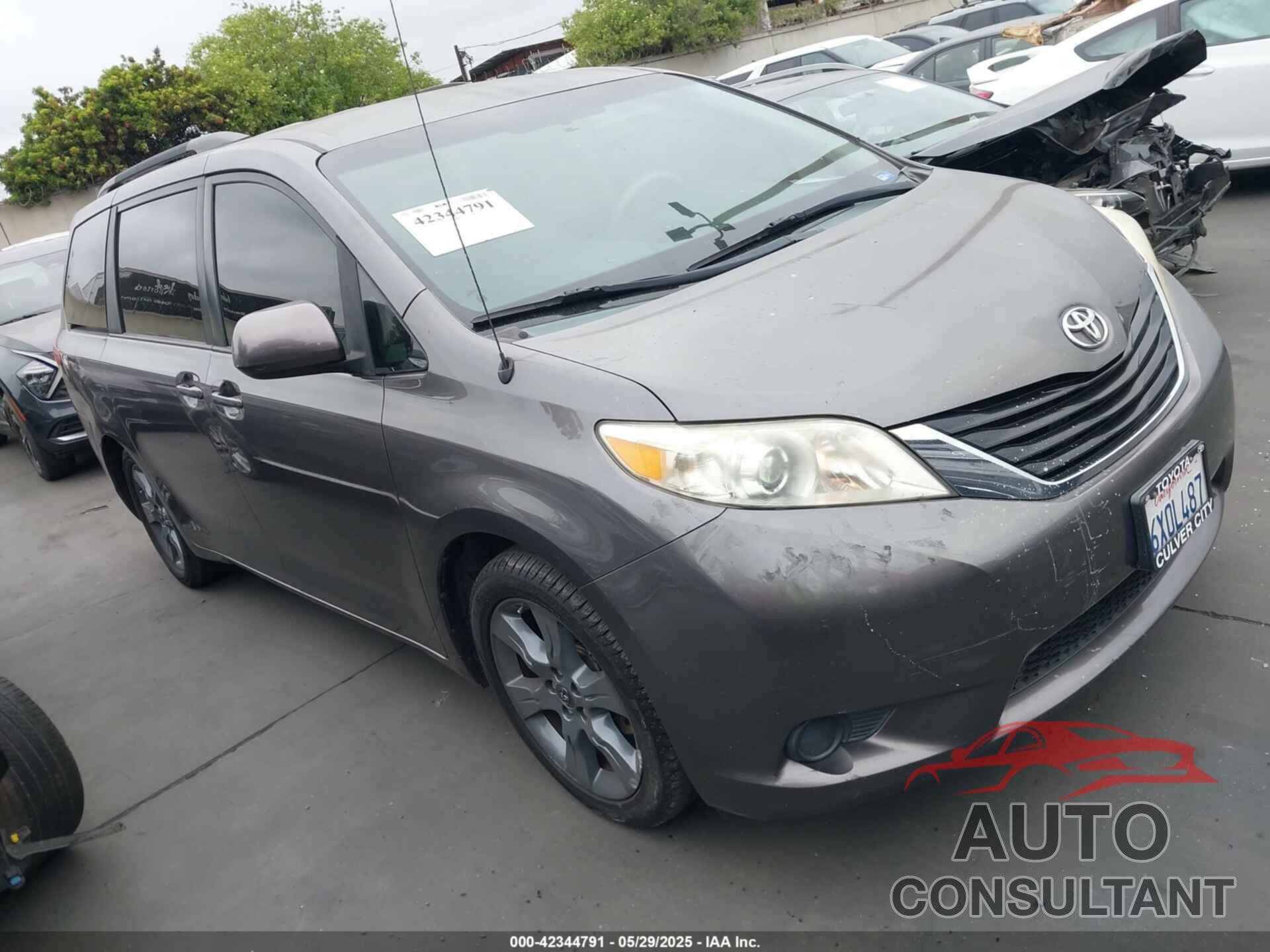 TOYOTA SIENNA 2012 - 5TDKK3DCXCS279449