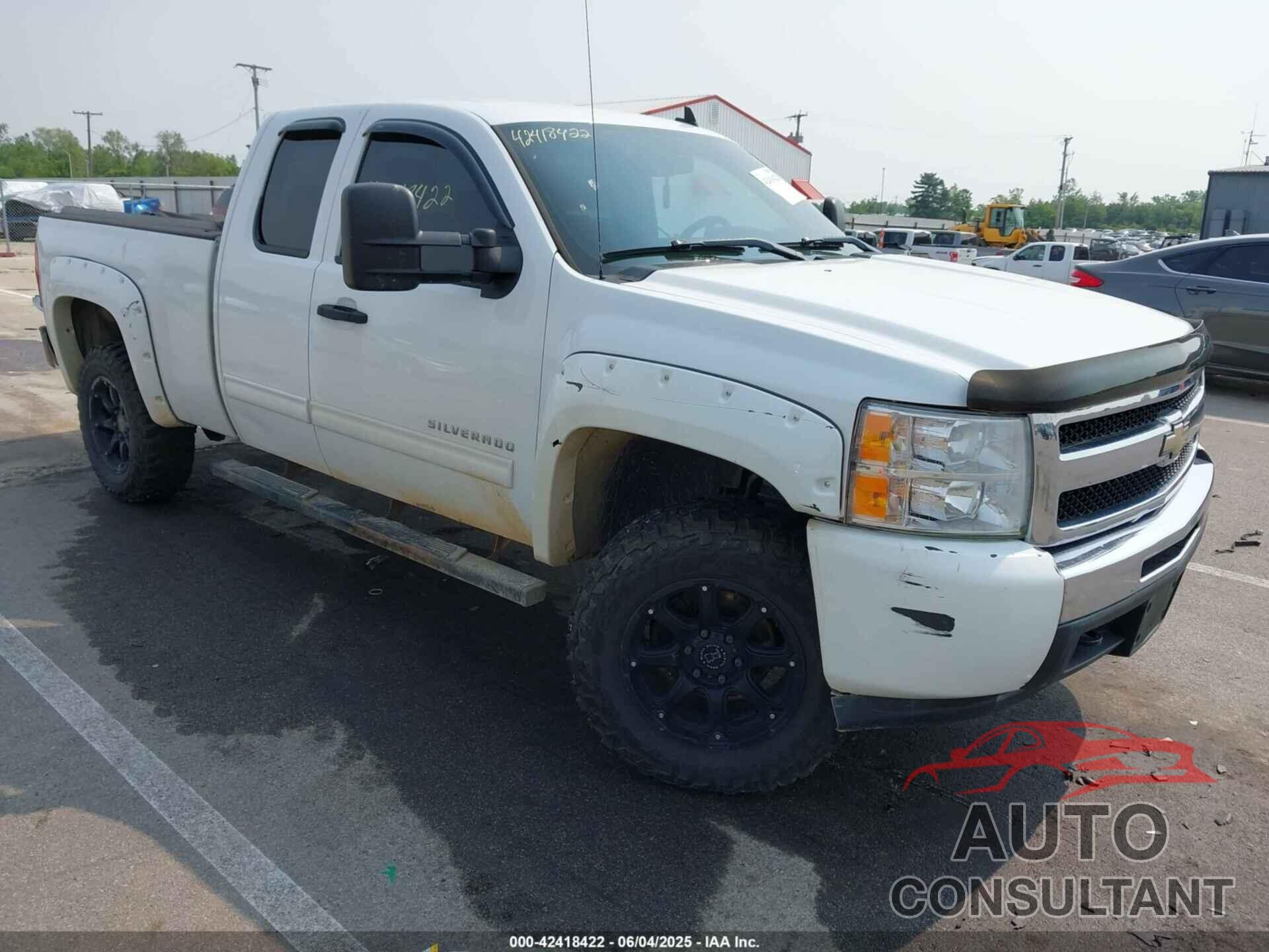 CHEVROLET SILVERADO 1500 2011 - 1GCRKREA6BZ280397