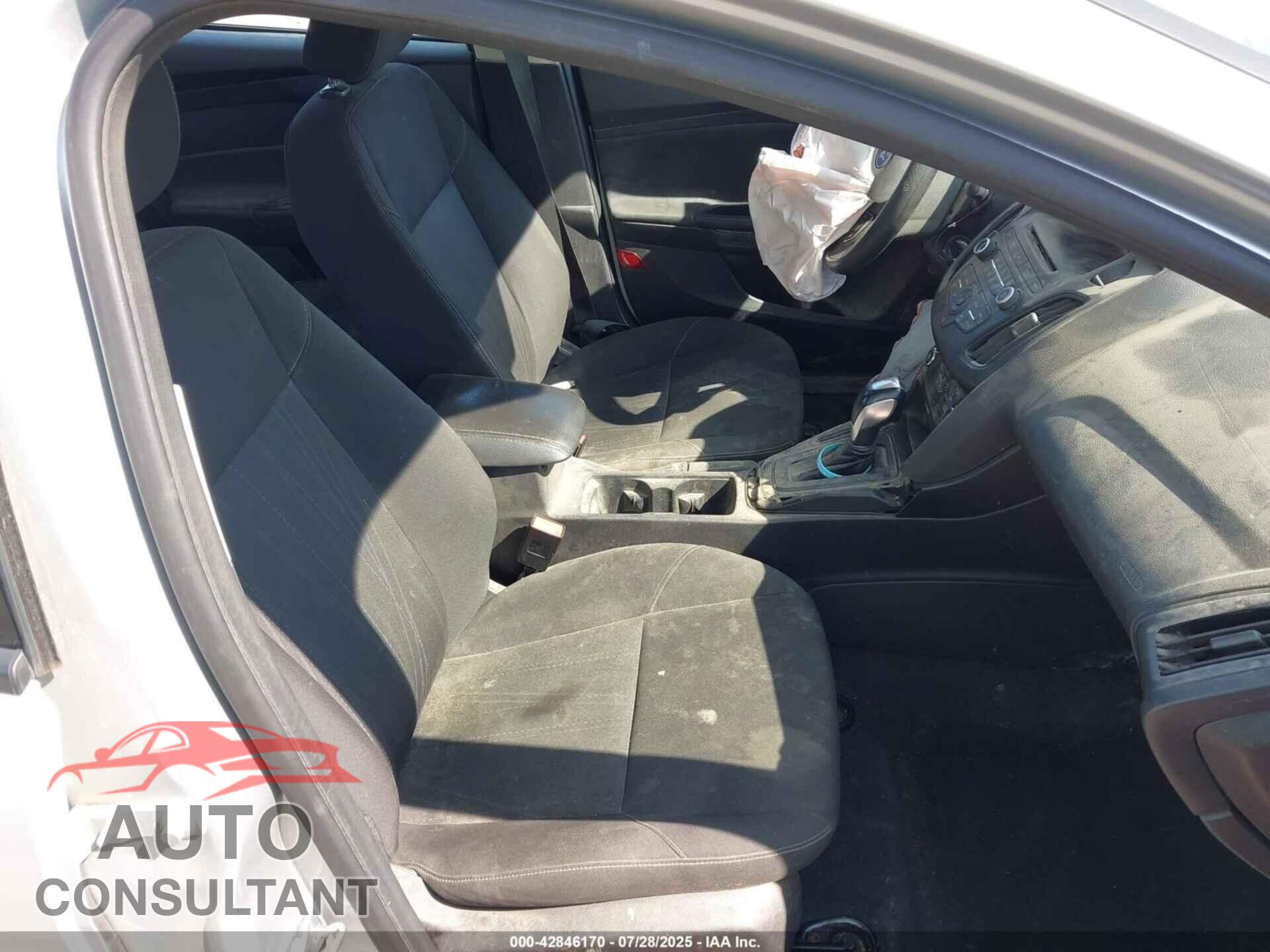 FORD FOCUS 2015 - 1FADP3F20FL239360