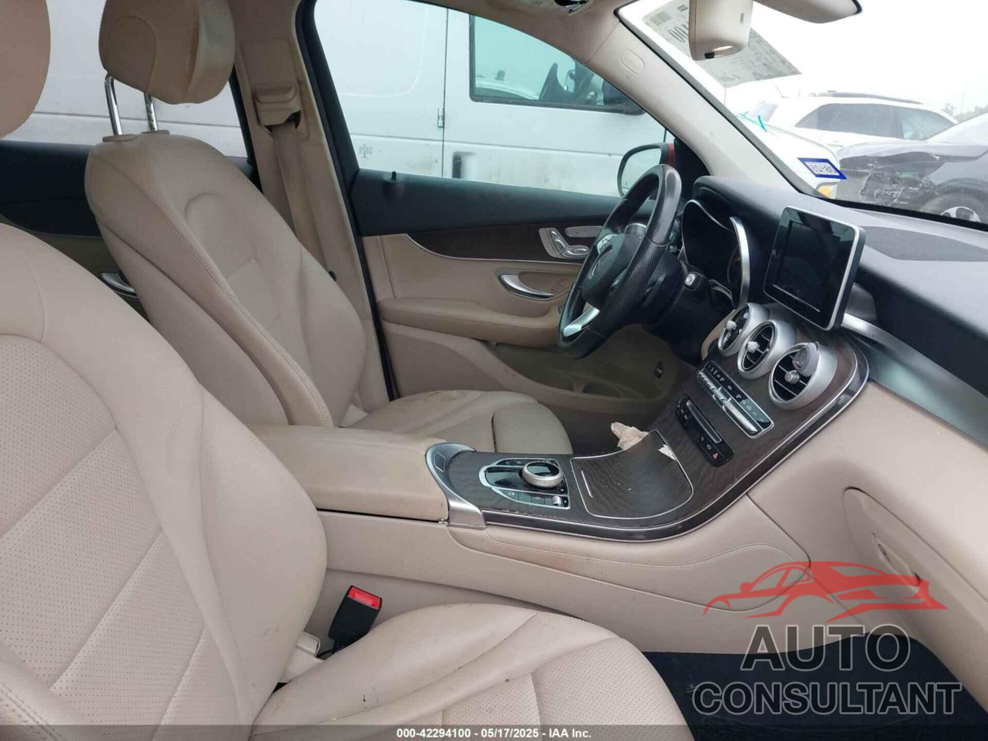 MERCEDES-BENZ GLC 300 2018 - WDC0G4KB7JV082647