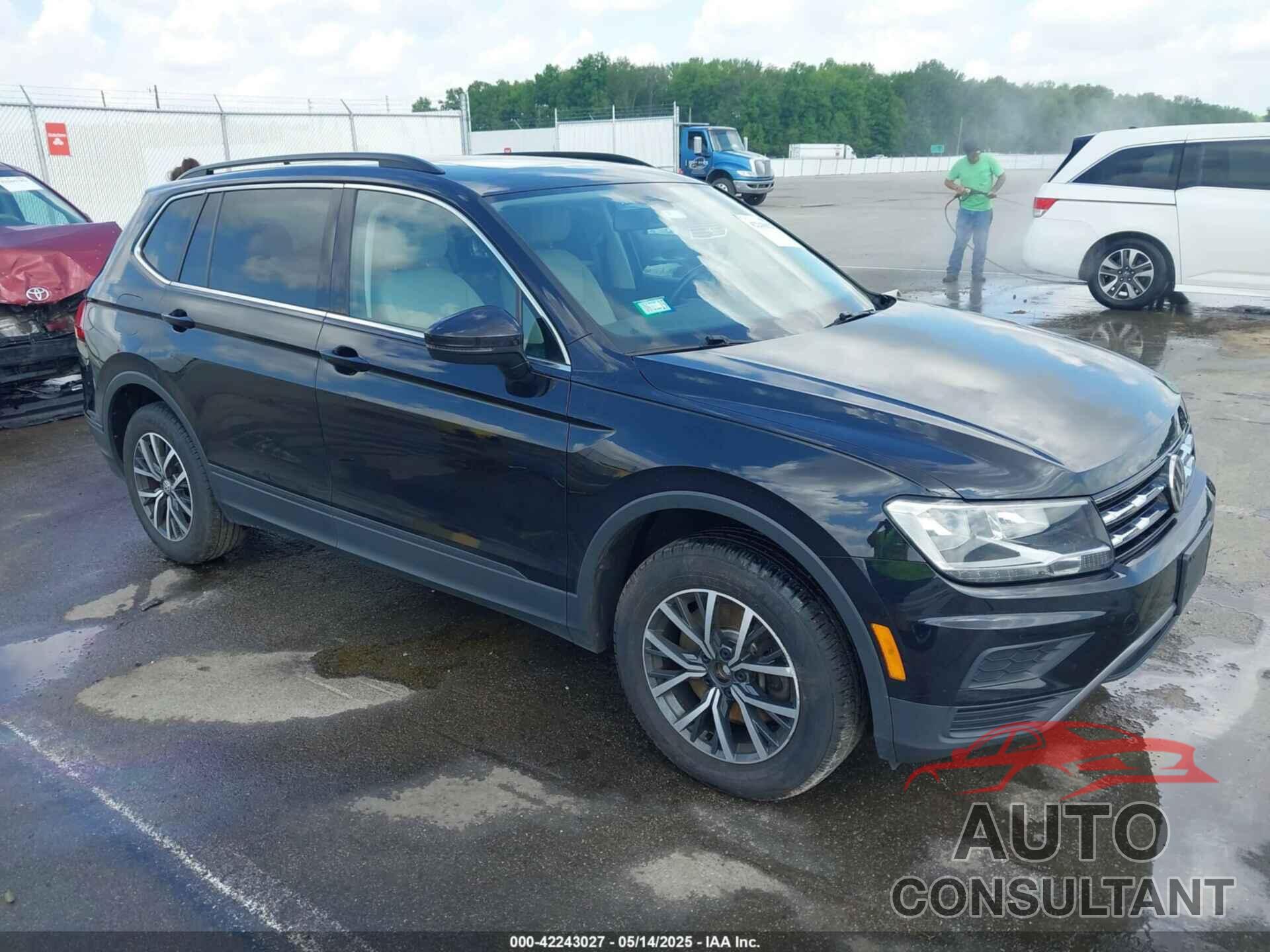 VOLKSWAGEN TIGUAN 2019 - 3VV2B7AX0KM189726