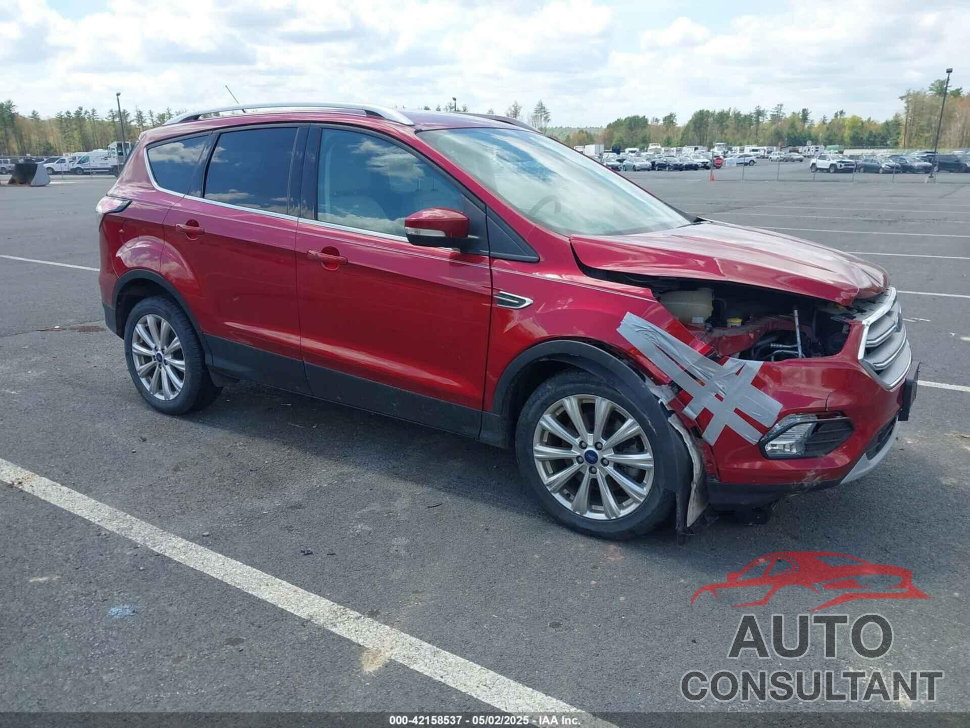 FORD ESCAPE 2017 - 1FMCU9J93HUC13107
