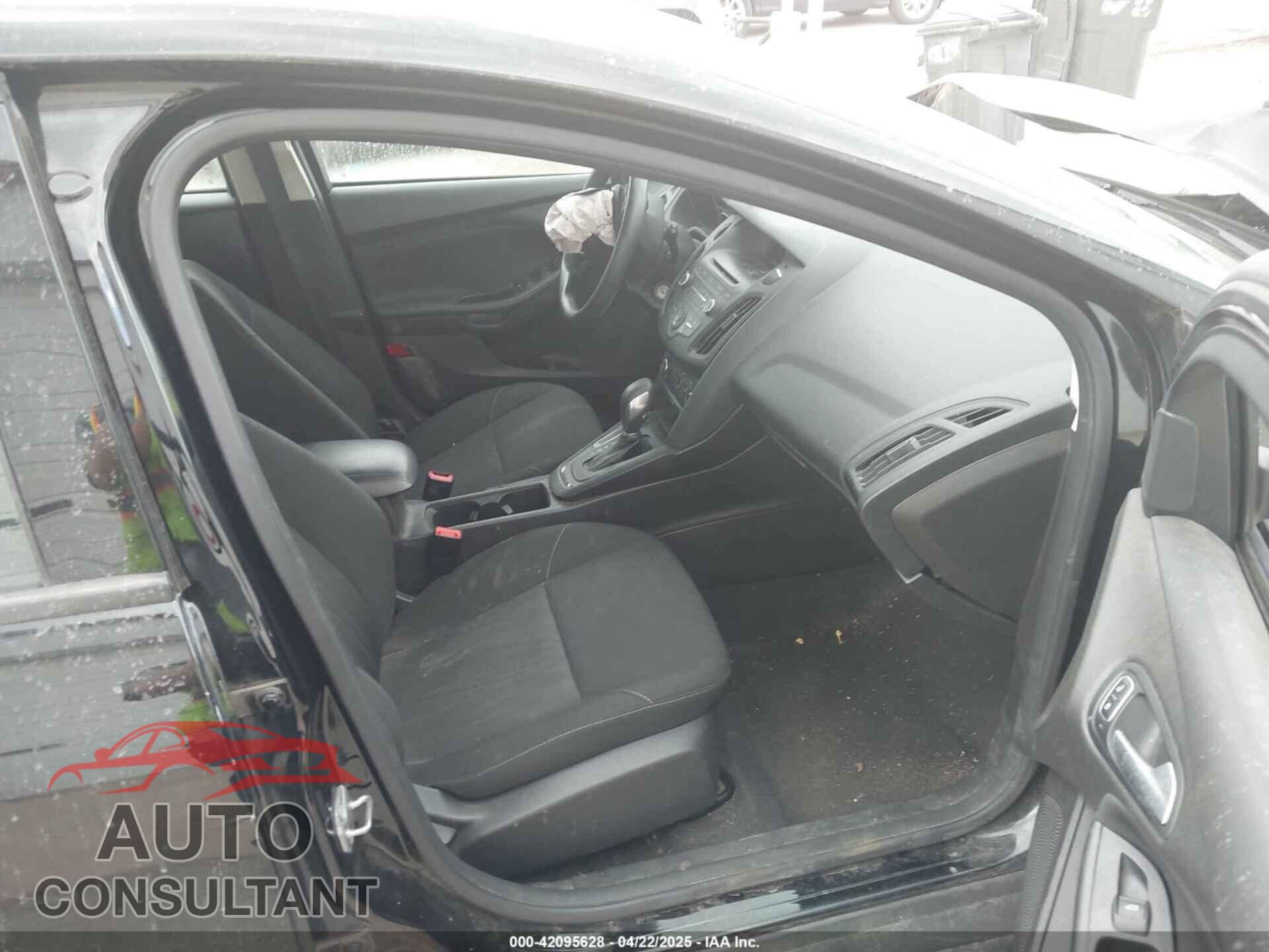FORD FOCUS 2017 - 1FADP3K22HL282882