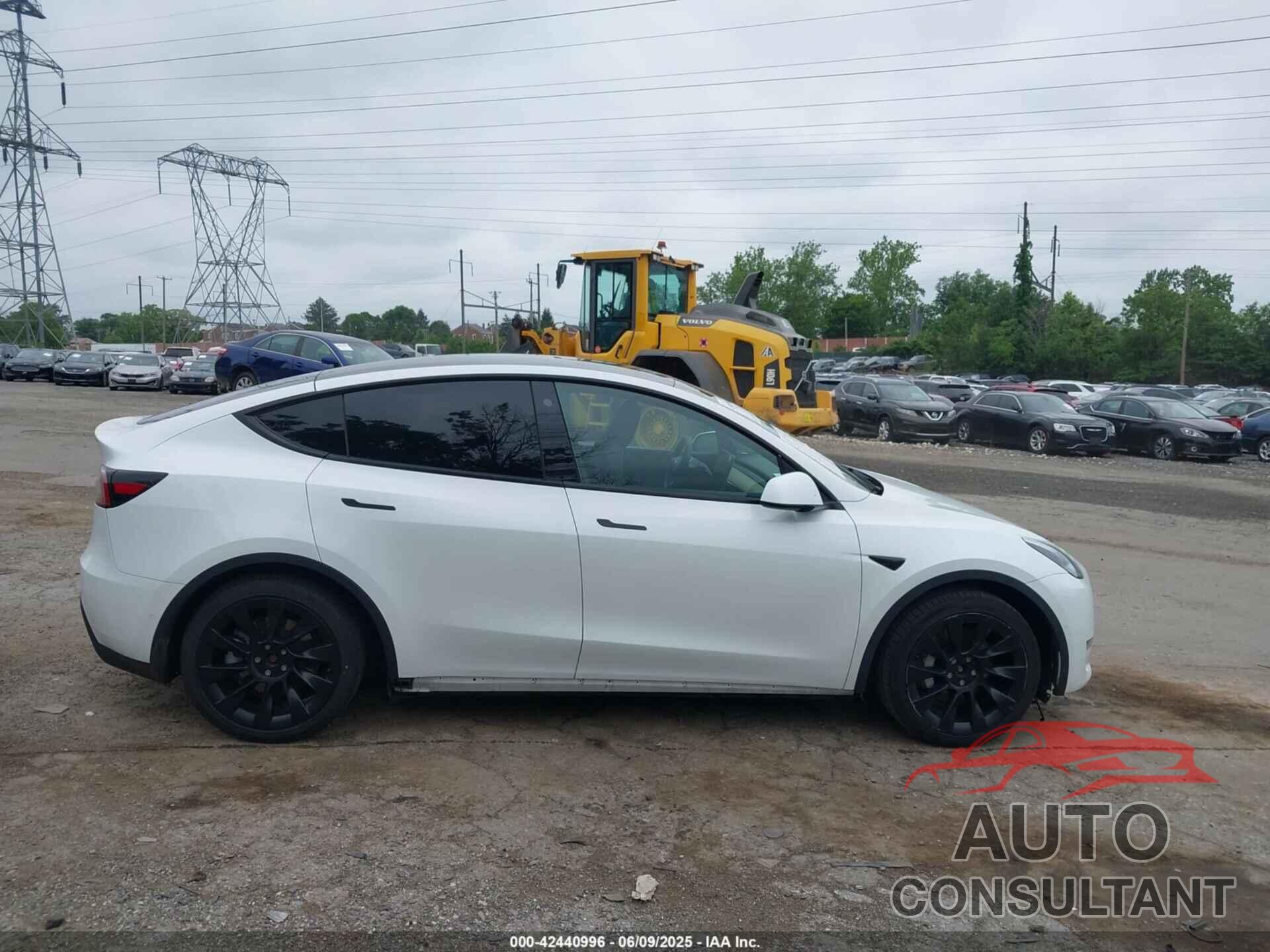 TESLA MODEL Y 2021 - 5YJYGDEE4MF262685