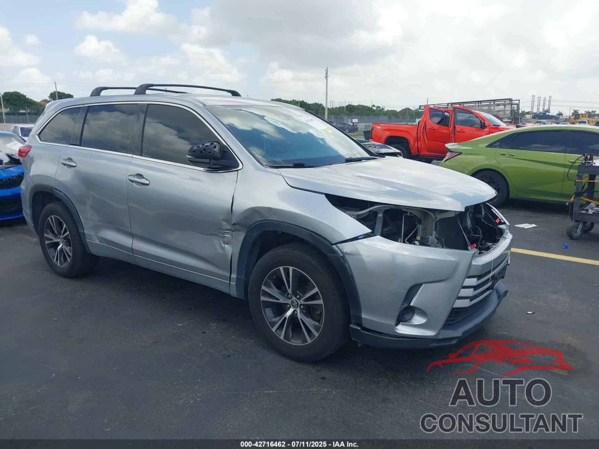 TOYOTA HIGHLANDER 2017 - 5TDZARFH1HS030302