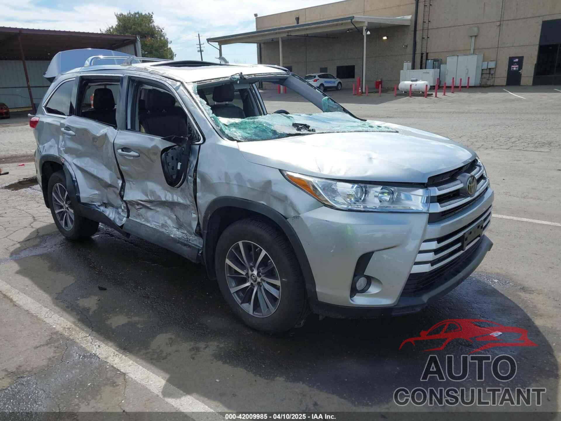 TOYOTA HIGHLANDER 2019 - 5TDJZRFH3KS951790
