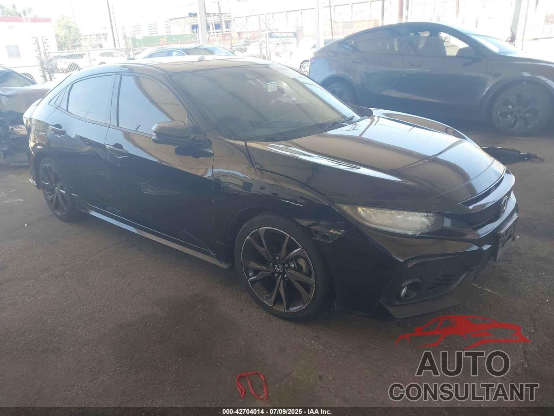 HONDA CIVIC 2018 - SHHFK7H93JU420143