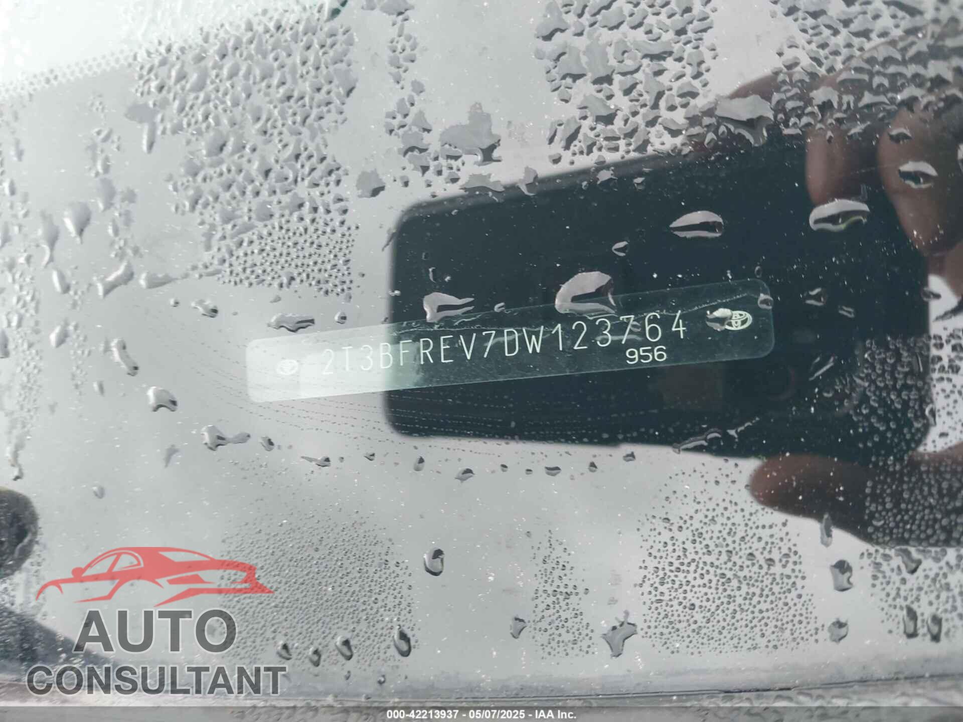 TOYOTA RAV4 2013 - 2T3BFREV7DW123764