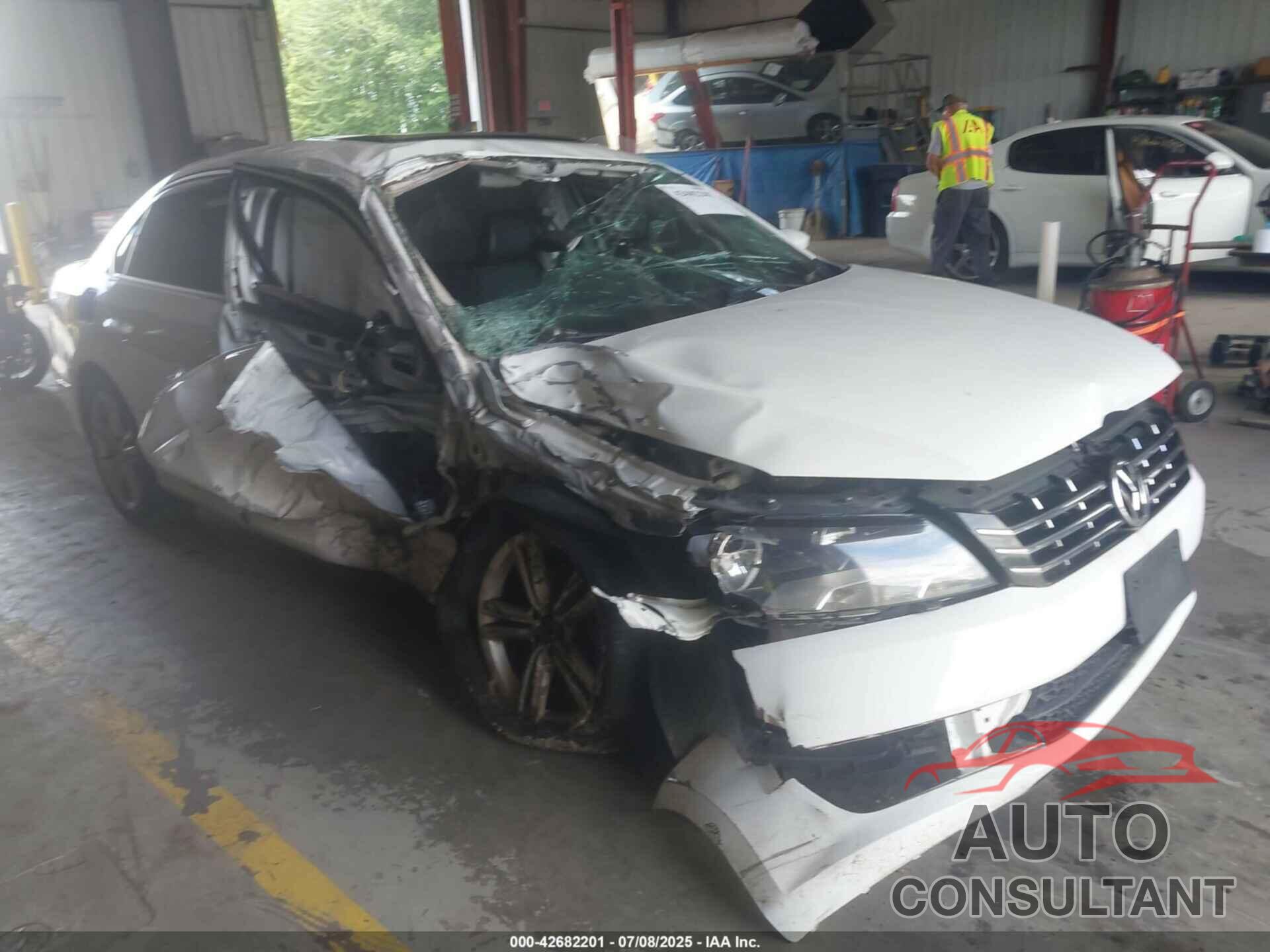 VOLKSWAGEN PASSAT 2014 - 1VWBN7A32EC075295
