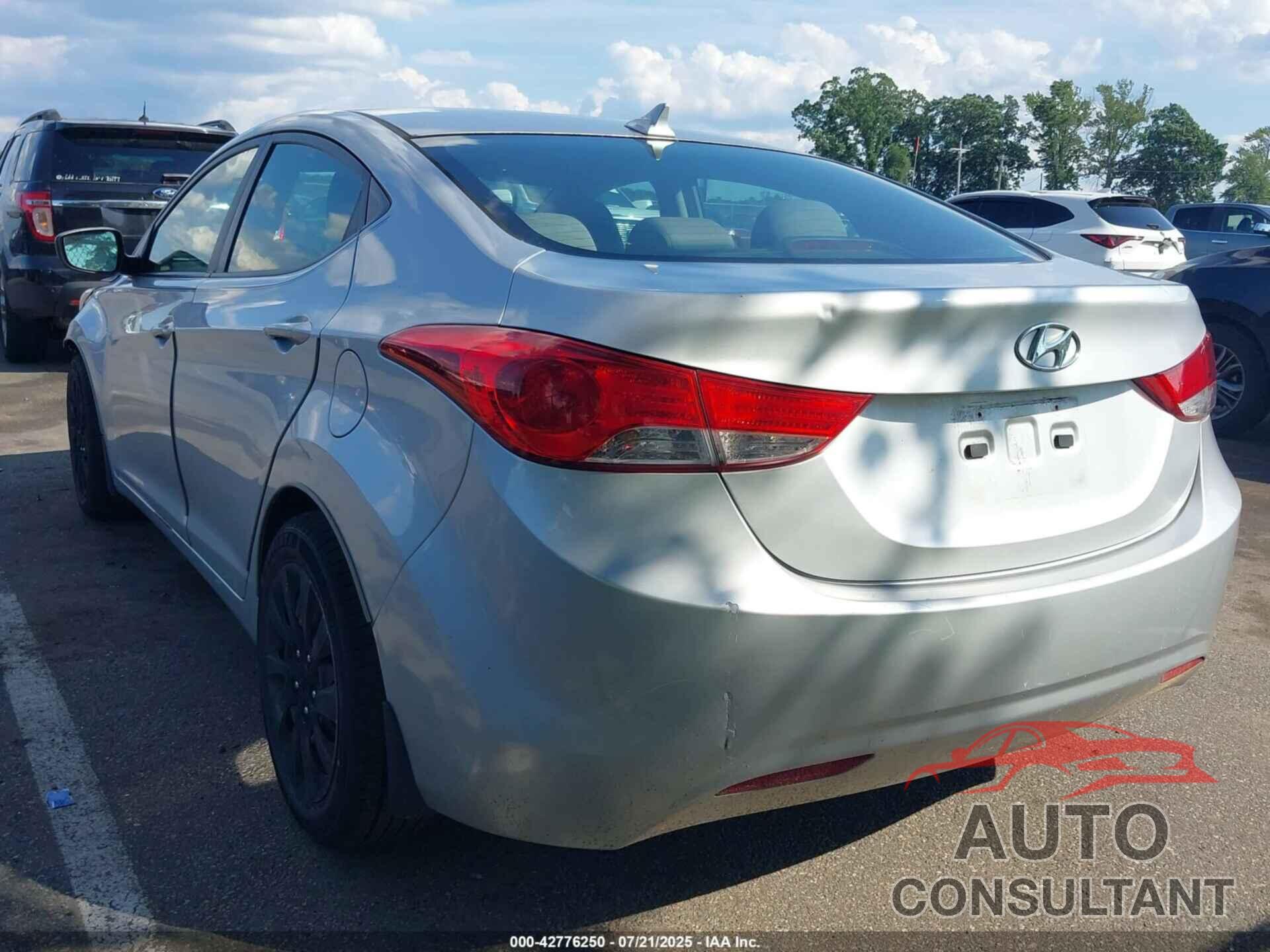 HYUNDAI ELANTRA 2013 - 5NPDH4AE0DH157855