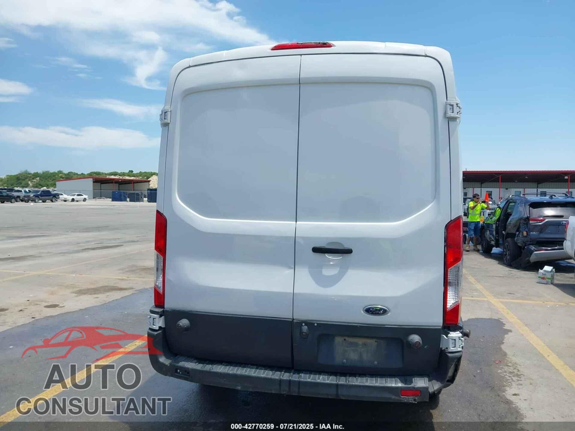 FORD TRANSIT-150 2017 - 1FTYE2CM9HKB46704
