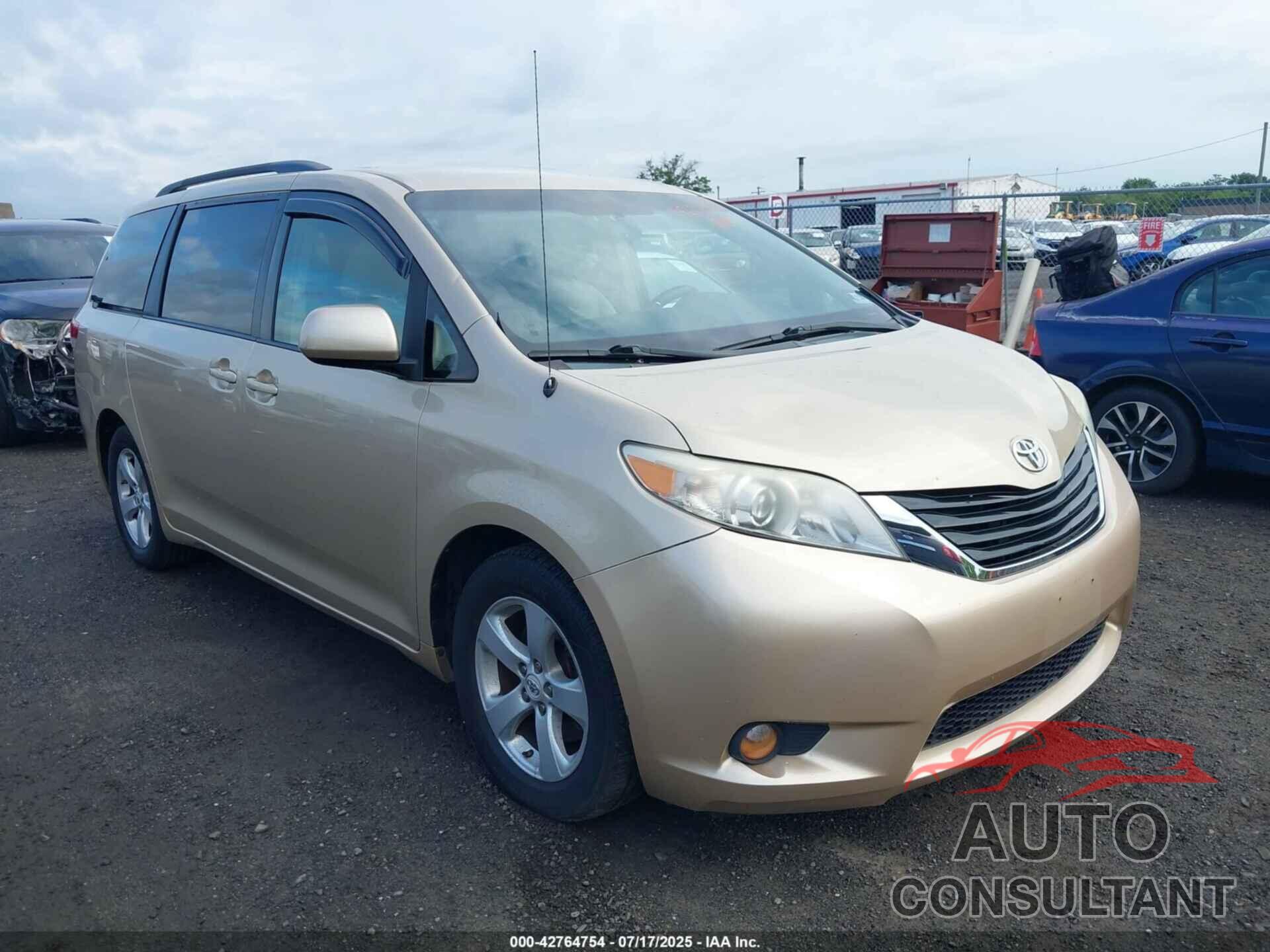 TOYOTA SIENNA 2011 - 5TDKK3DCXBS041874