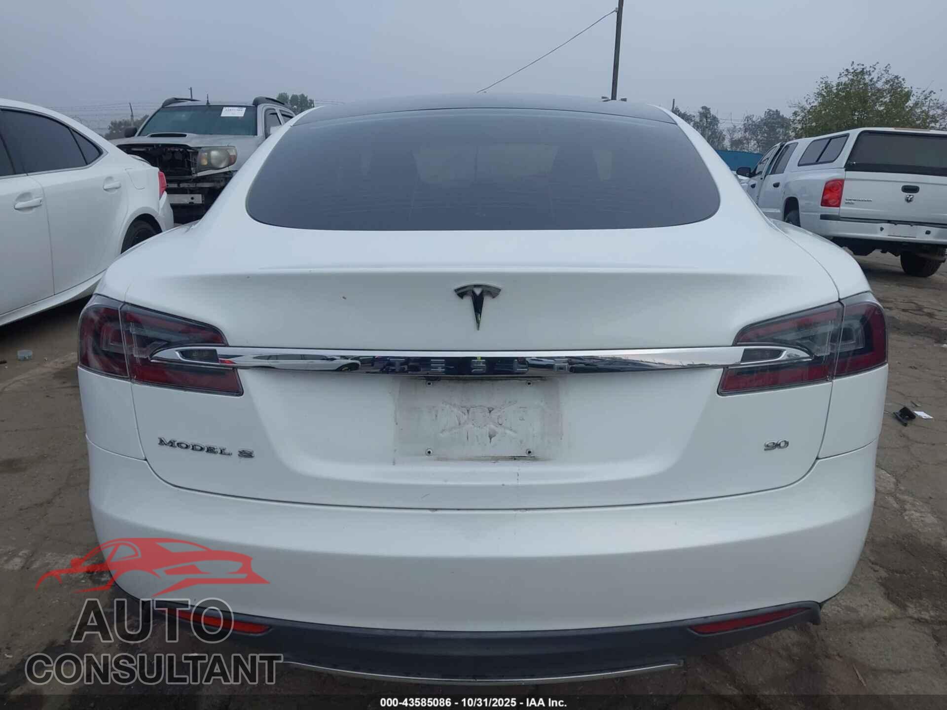 TESLA MODEL S 2013 - 5YJSA1CN8DFP06272
