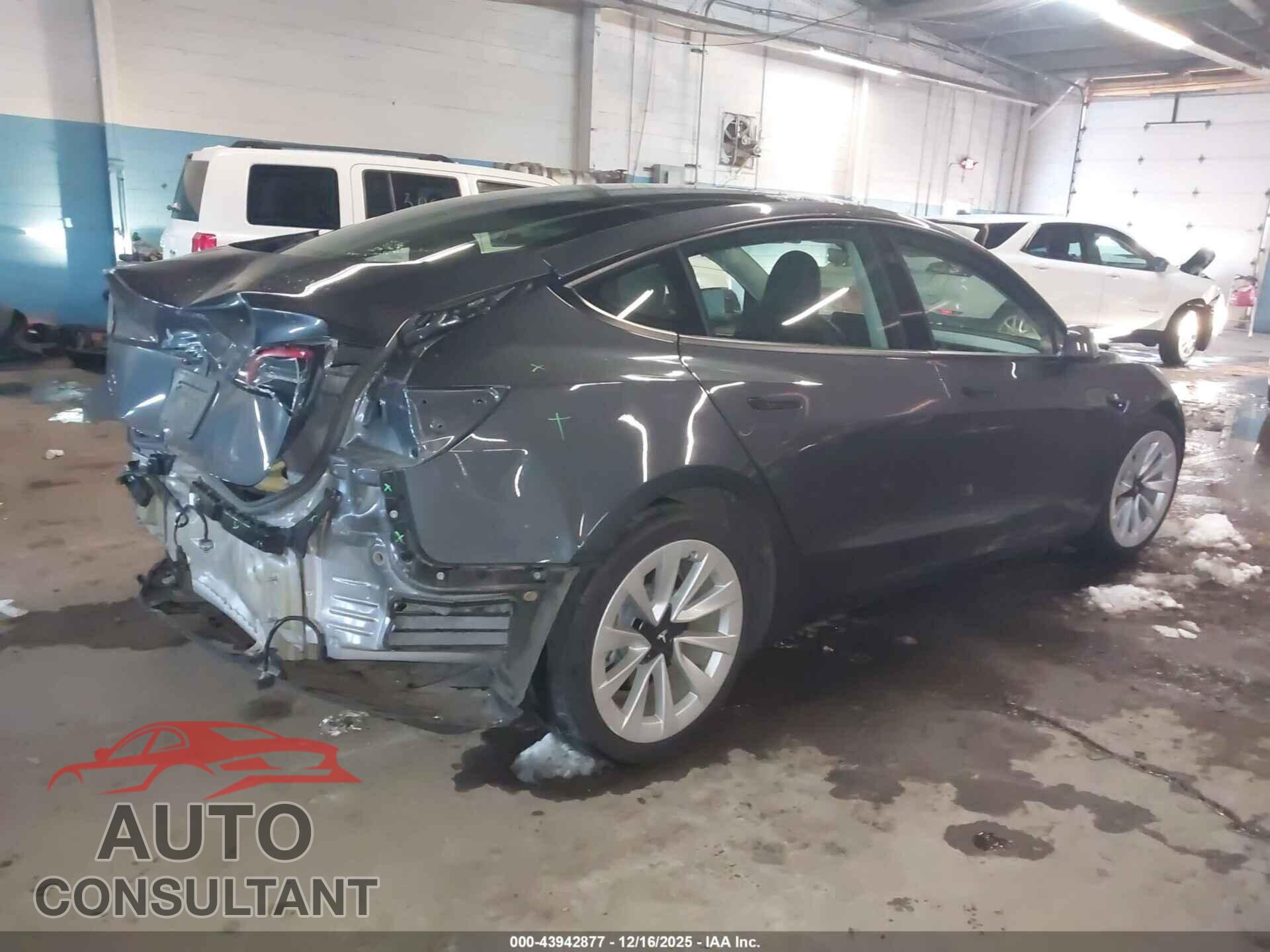 TESLA MODEL 3 2023 - 5YJ3E1EAXPF679096