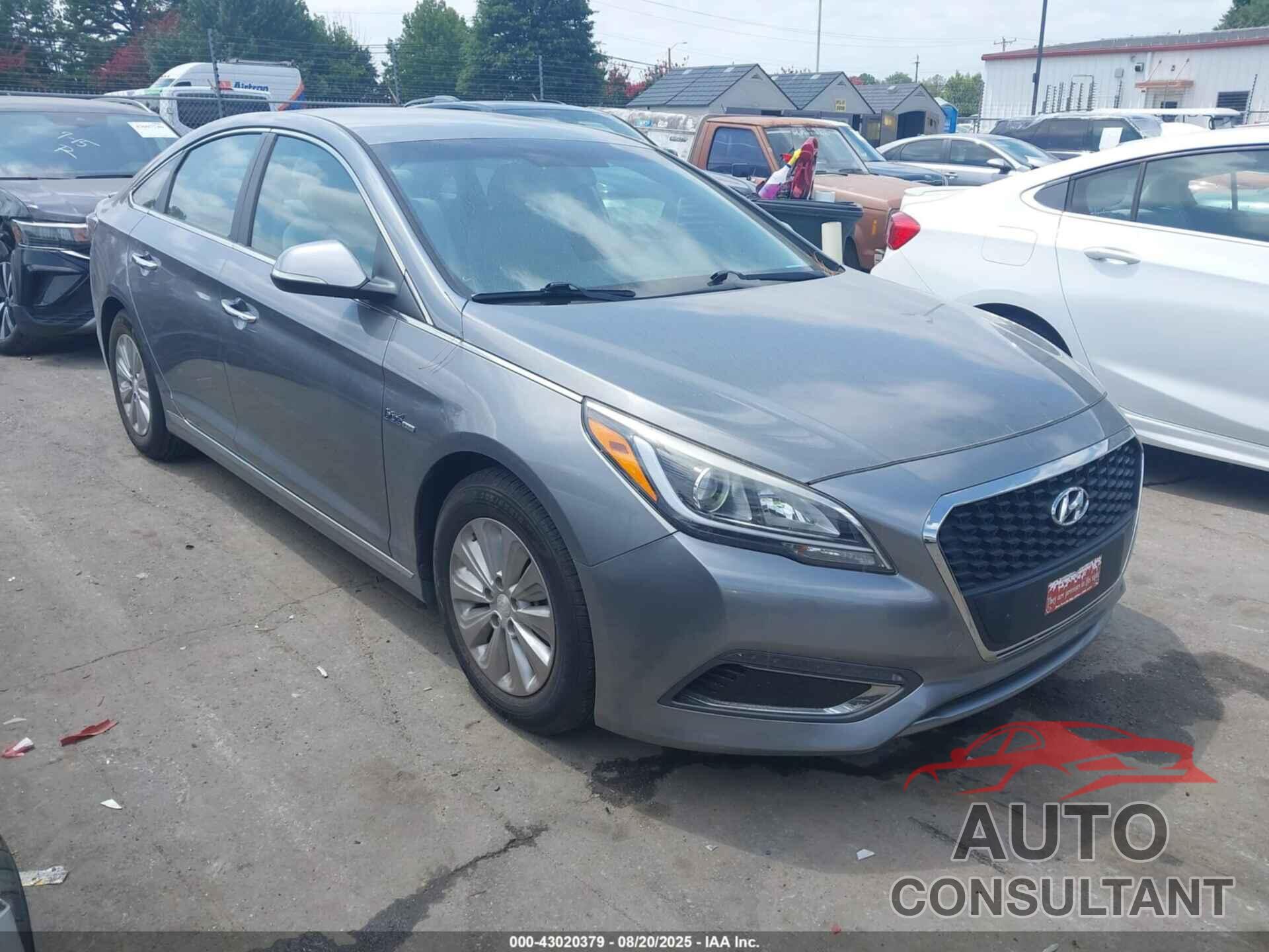 HYUNDAI SONATA HYBRID 2017 - KMHE24L18HA055941