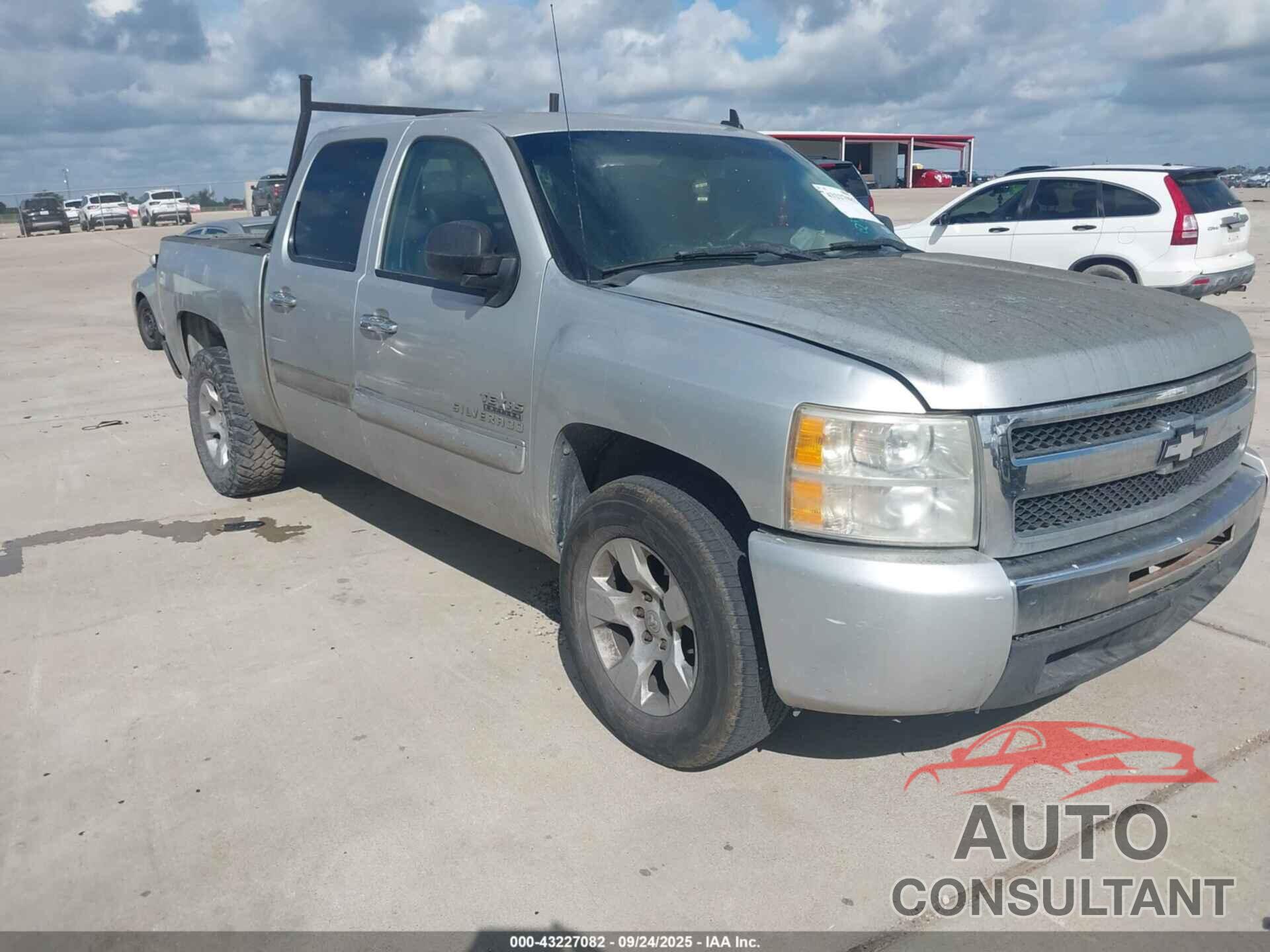 CHEVROLET SILVERADO 1500 2011 - 3GCPCSE09BG326632