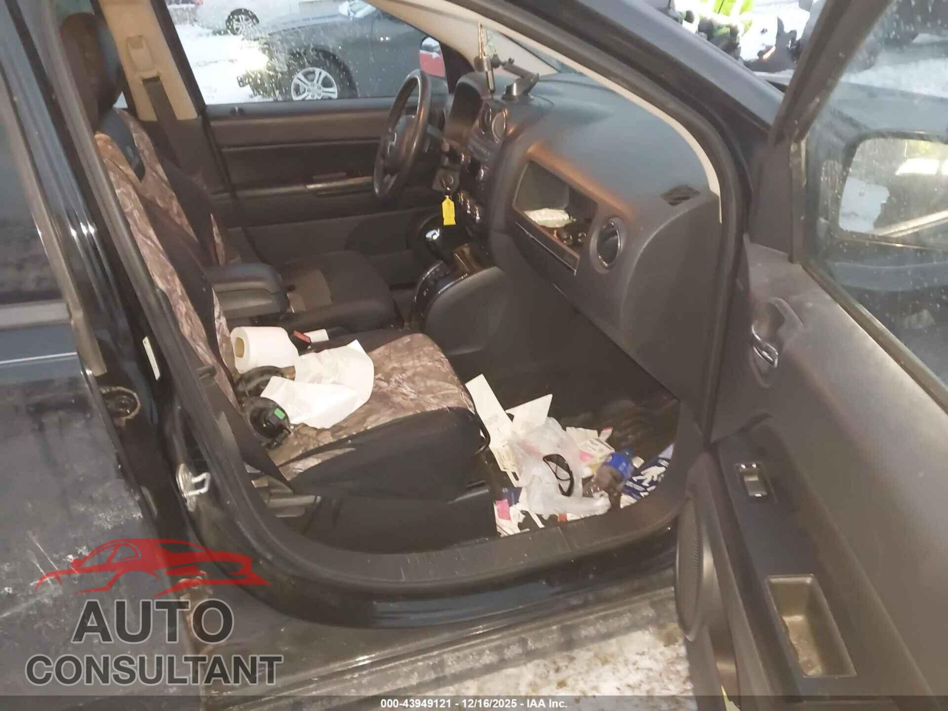 JEEP COMPASS 2012 - 1C4NJCEA7CD677159