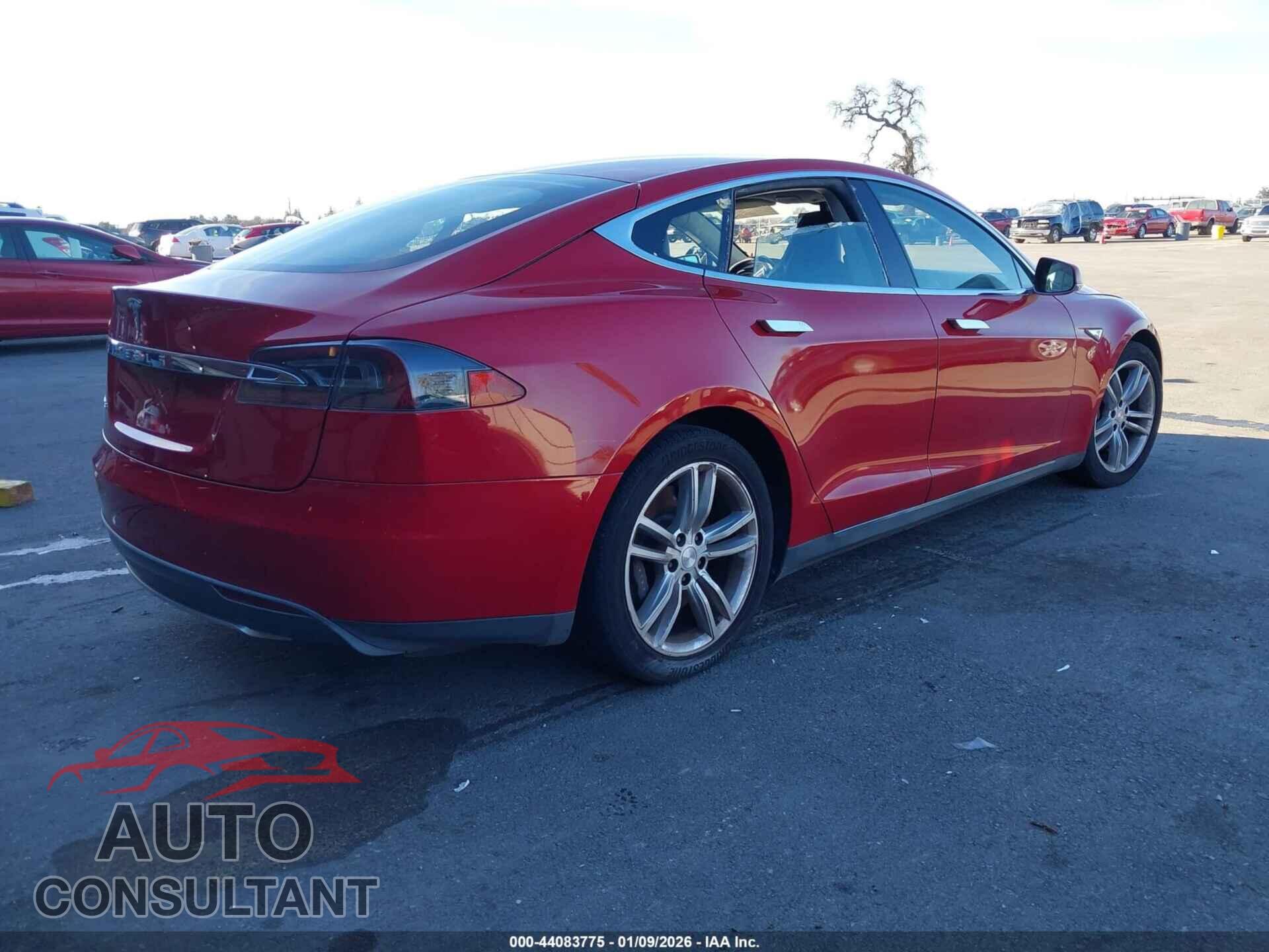 TESLA MODEL S 2013 - 5YJSA1AC3DFP10926