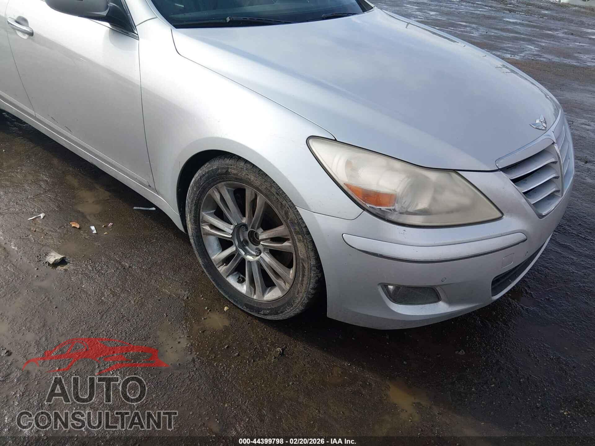 HYUNDAI GENESIS 2009 - KMHGC46FX9U058448