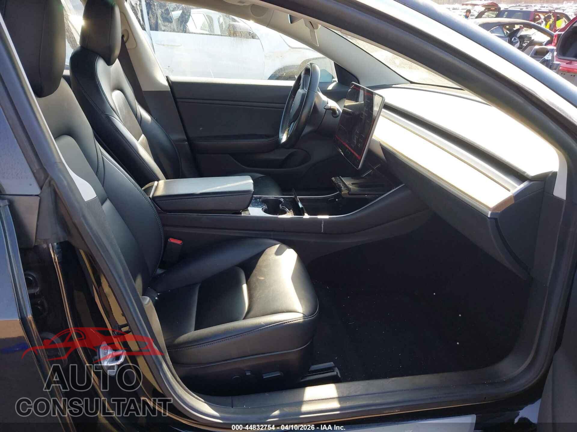 TESLA MODEL 3 2019 - 5YJ3E1EA4KF412366