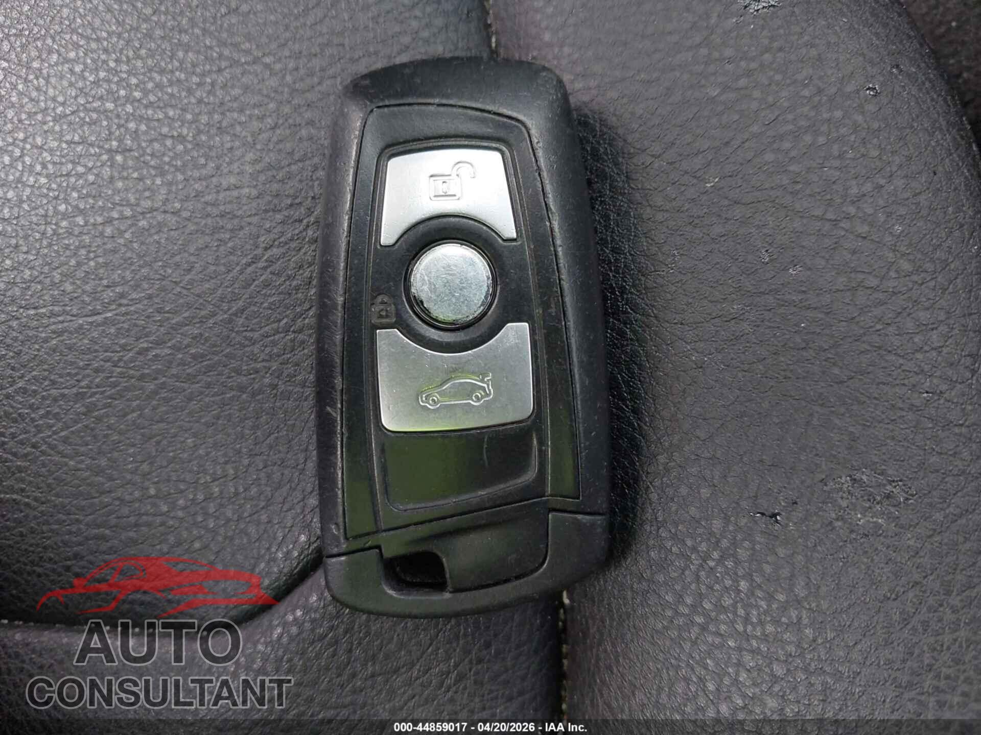 BMW 320I 2013 - WBA3B1C54DK129211