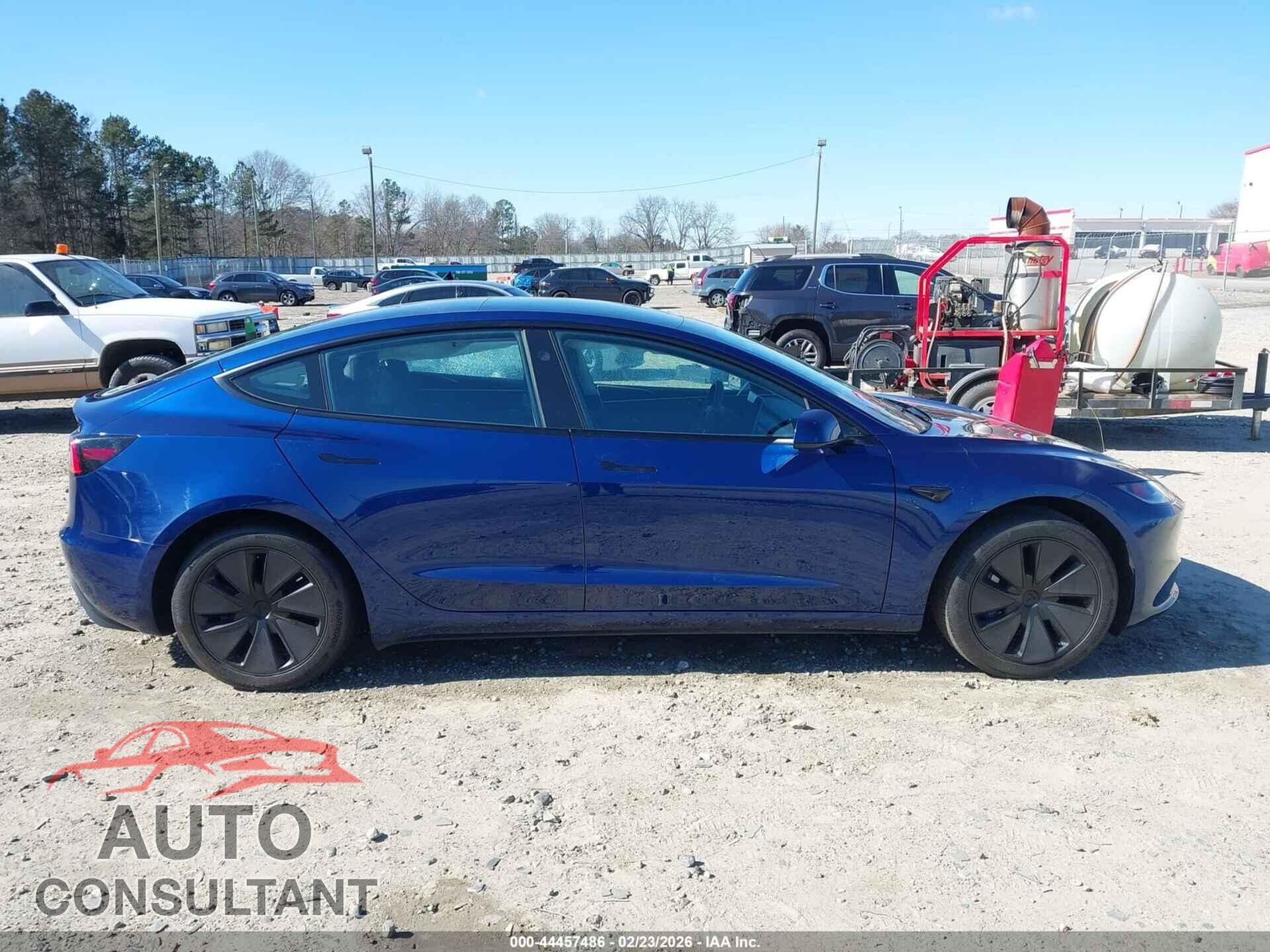 TESLA MODEL 3 2024 - 5YJ3E1EA1RF732772