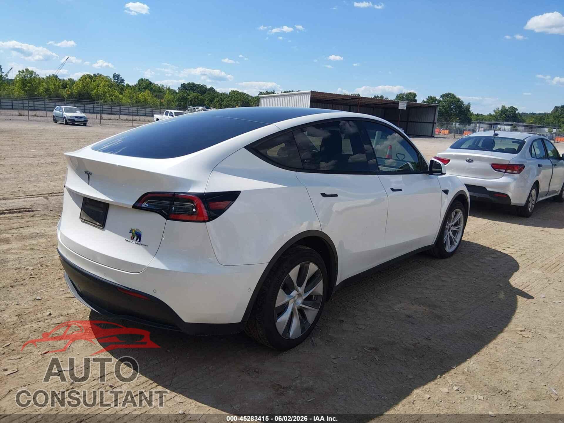 TESLA MODEL Y 2021 - 5YJYGDEEXMF140302