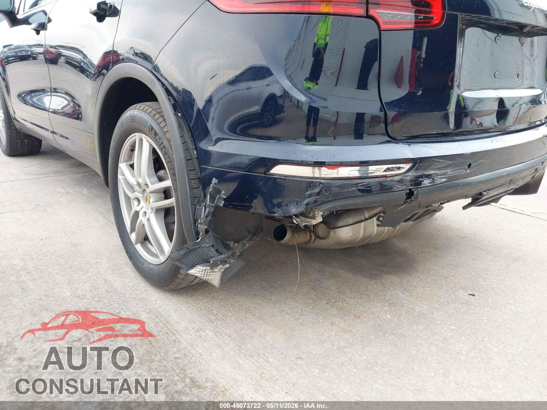 PORSCHE CAYENNE 2016 - WP1AA2A26GLA01982