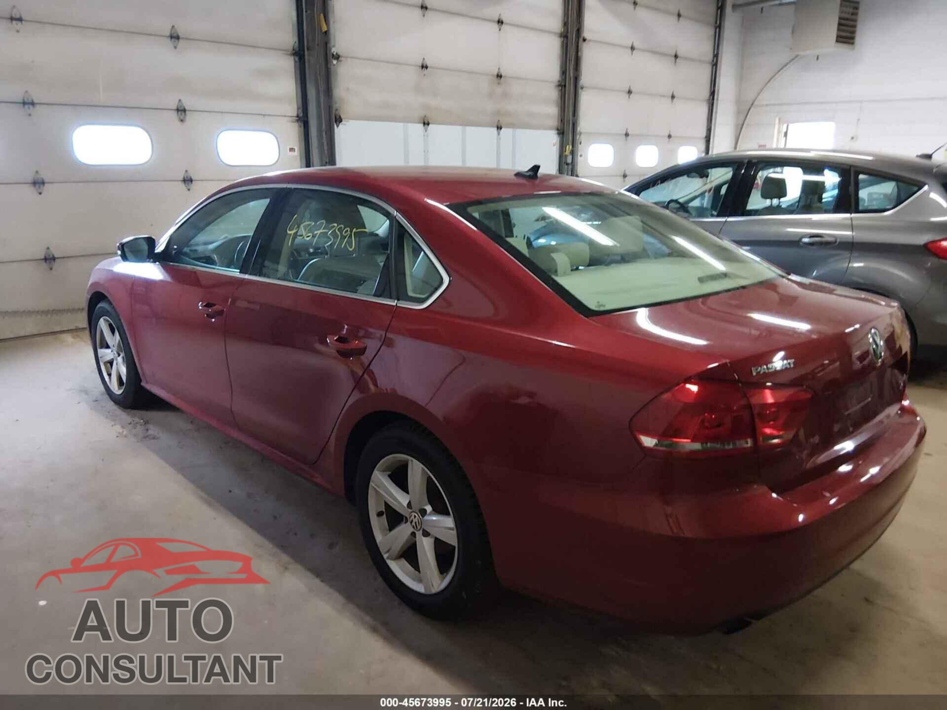 VOLKSWAGEN PASSAT 2015 - 1VWAT7A34FC092425
