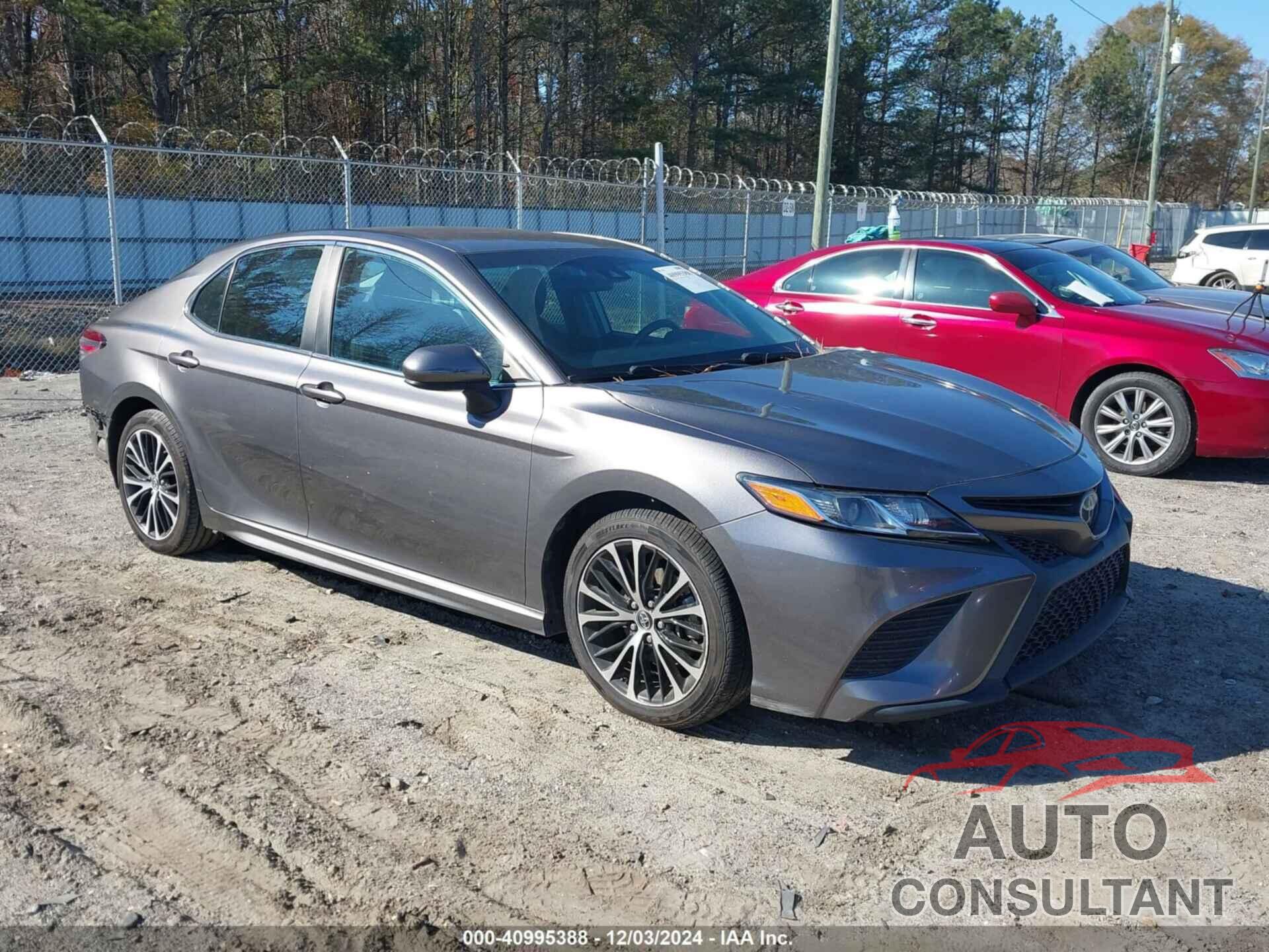 TOYOTA CAMRY 2018 - 4T1B11HK4JU507295