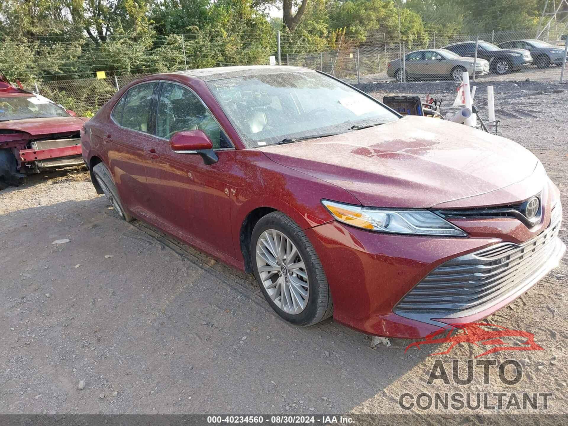 TOYOTA CAMRY 2018 - 4T1B11HK2JU576759